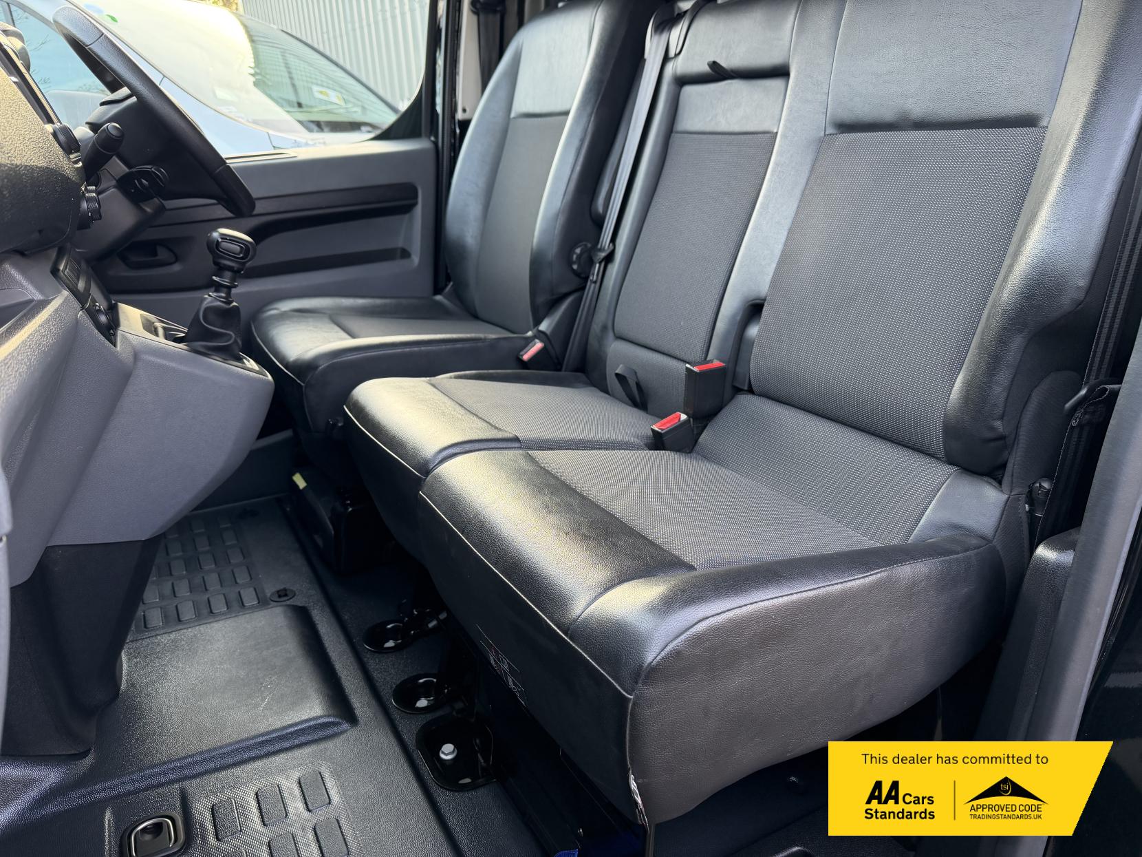 Vauxhall Vivaro 2.0 Turbo D 3100 Sportive Panel Van 5dr Diesel Manual L2 H1 Euro 6 (s/s) (120 ps)