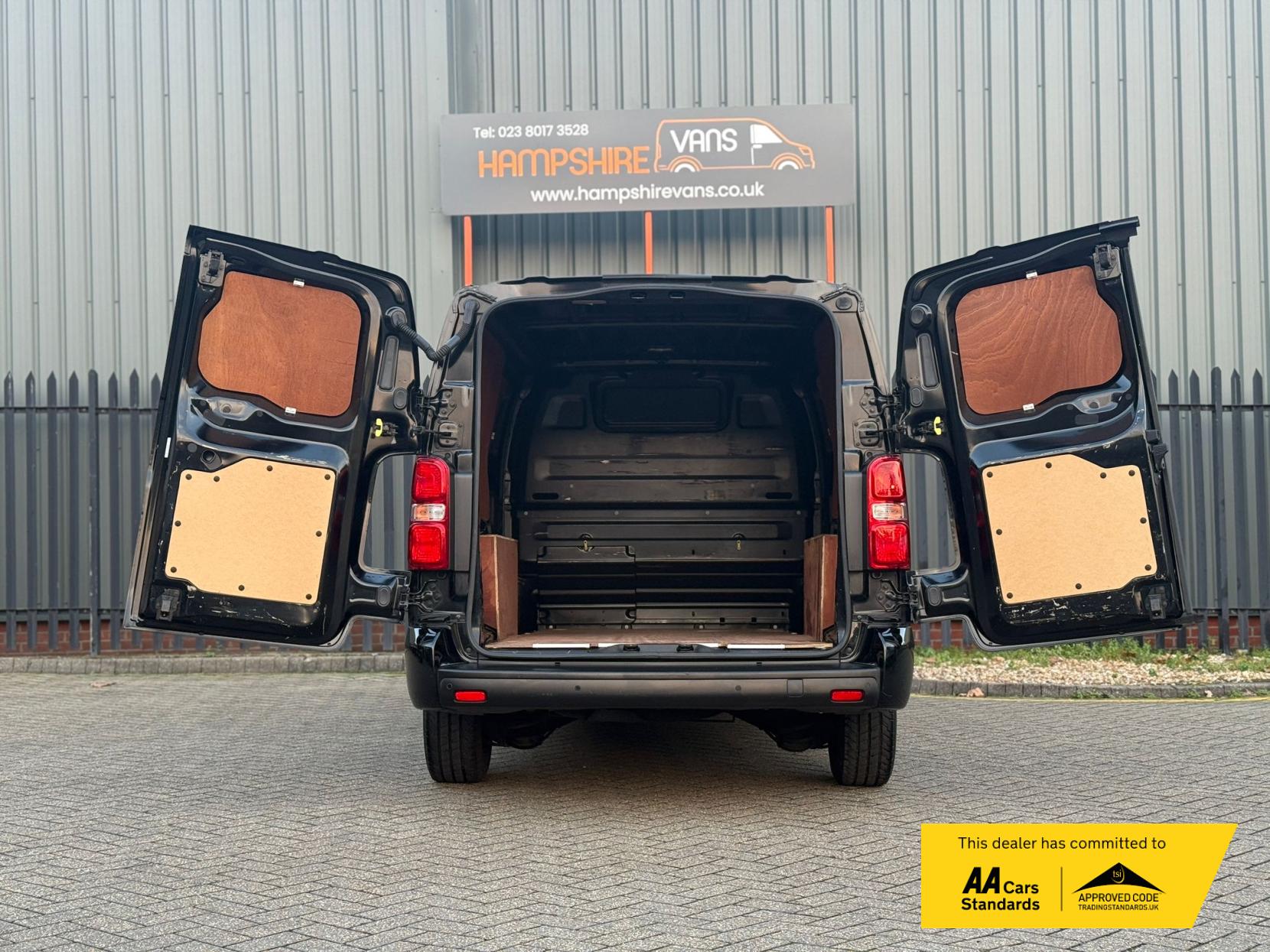 Vauxhall Vivaro 2.0 Turbo D 3100 Sportive Panel Van 5dr Diesel Manual L2 H1 Euro 6 (s/s) (120 ps)