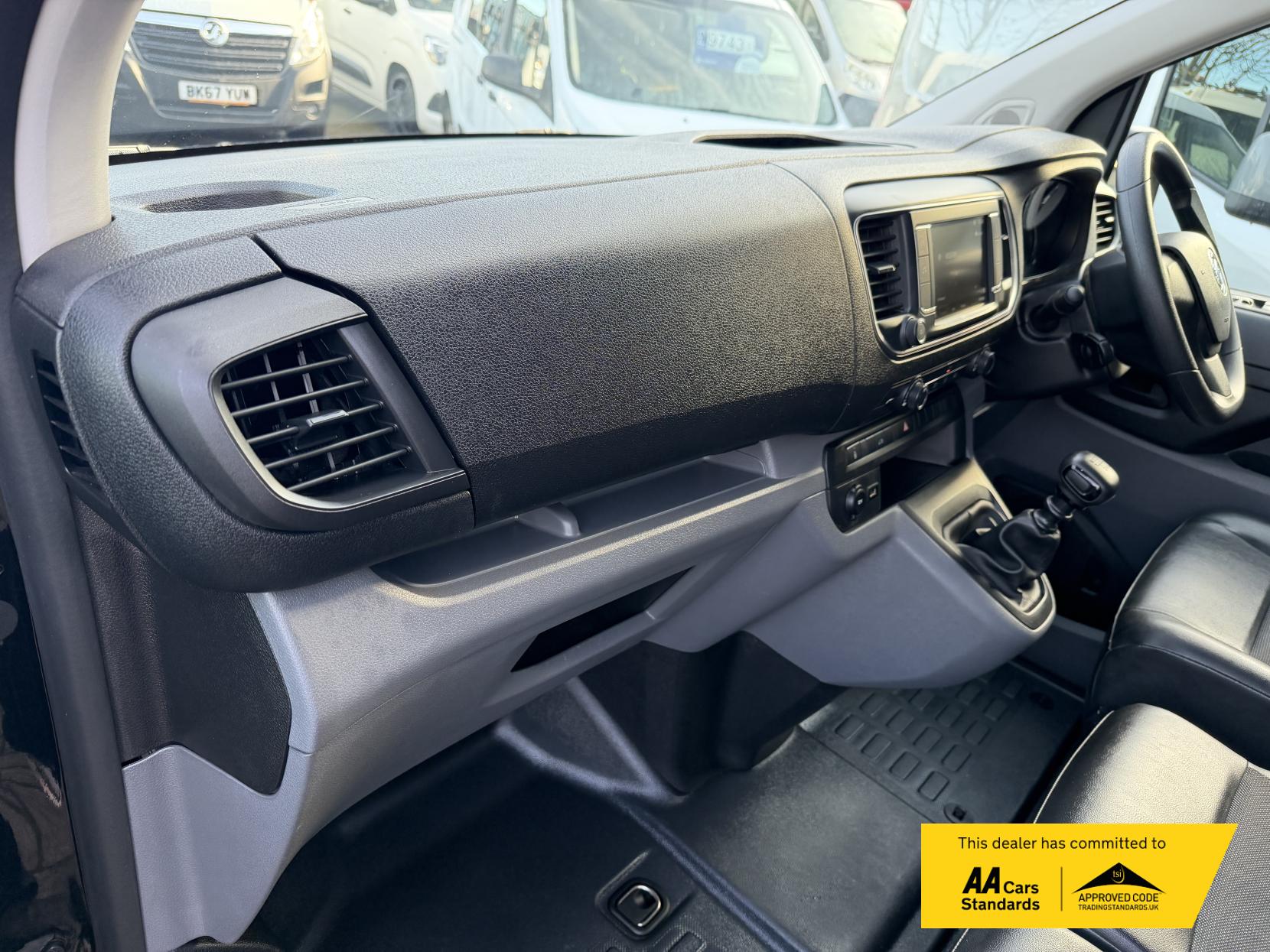 Vauxhall Vivaro 2.0 Turbo D 3100 Sportive Panel Van 5dr Diesel Manual L2 H1 Euro 6 (s/s) (120 ps)