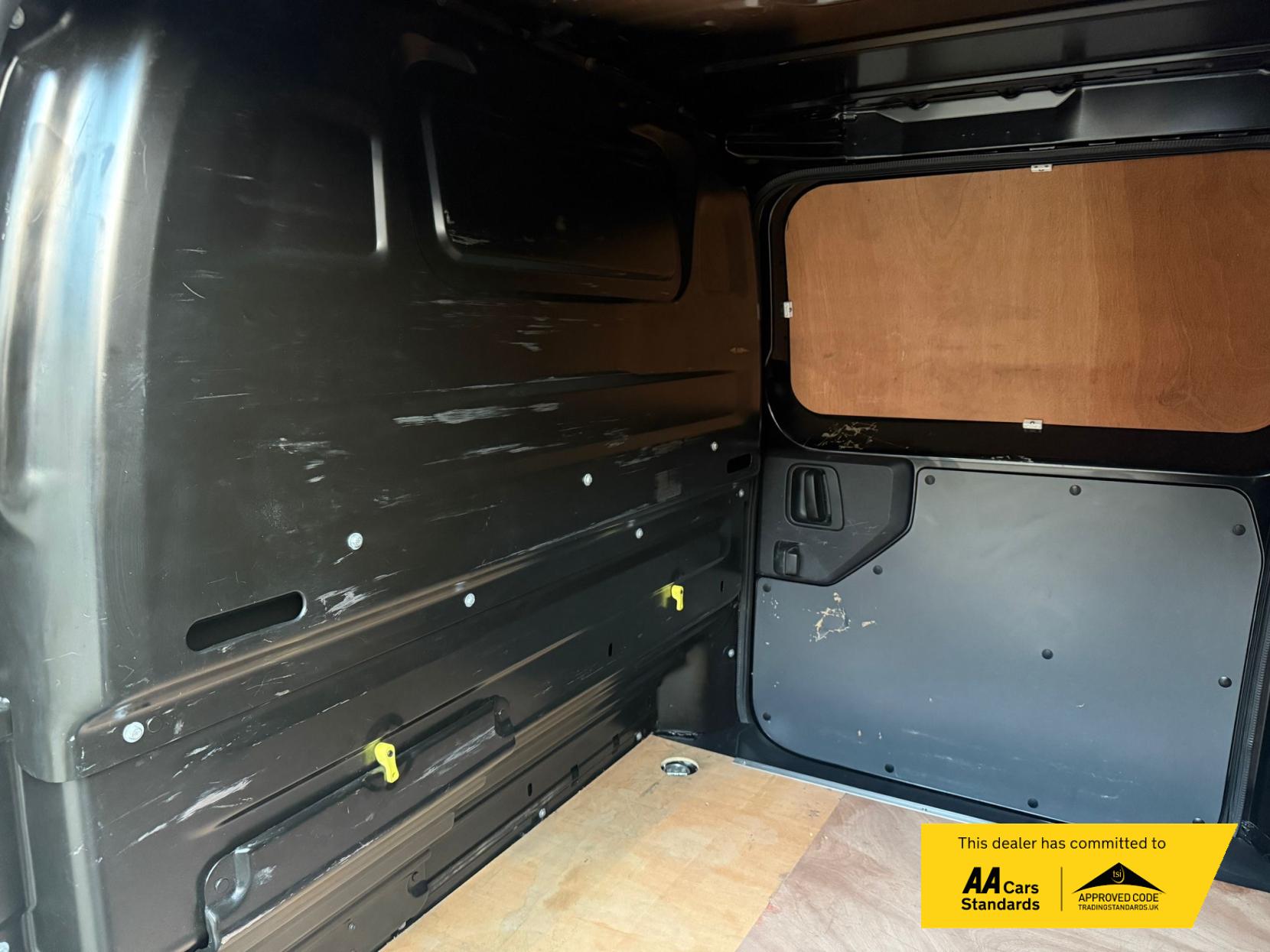 Vauxhall Vivaro 2.0 Turbo D 3100 Sportive Panel Van 5dr Diesel Manual L2 H1 Euro 6 (s/s) (120 ps)