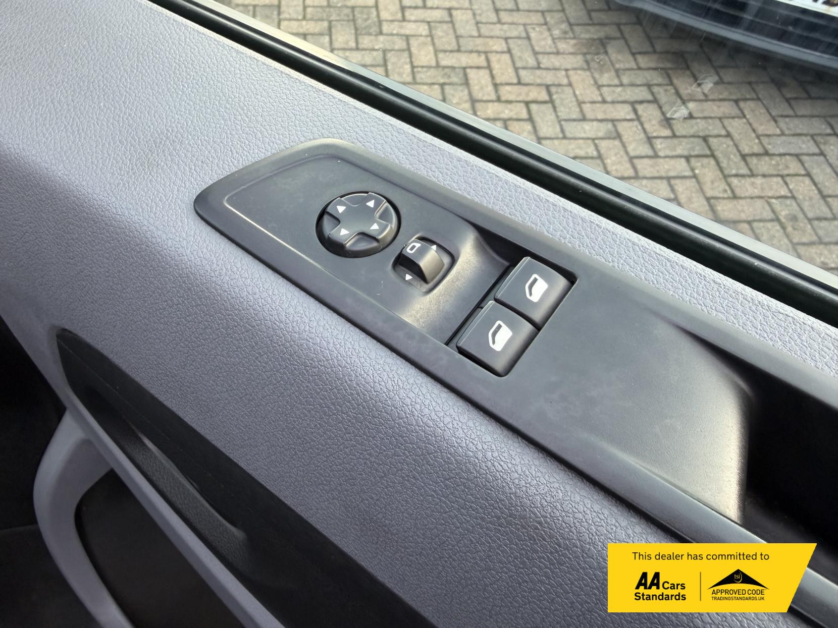 Vauxhall Vivaro 2.0 Turbo D 3100 Sportive Panel Van 5dr Diesel Manual L2 H1 Euro 6 (s/s) (120 ps)