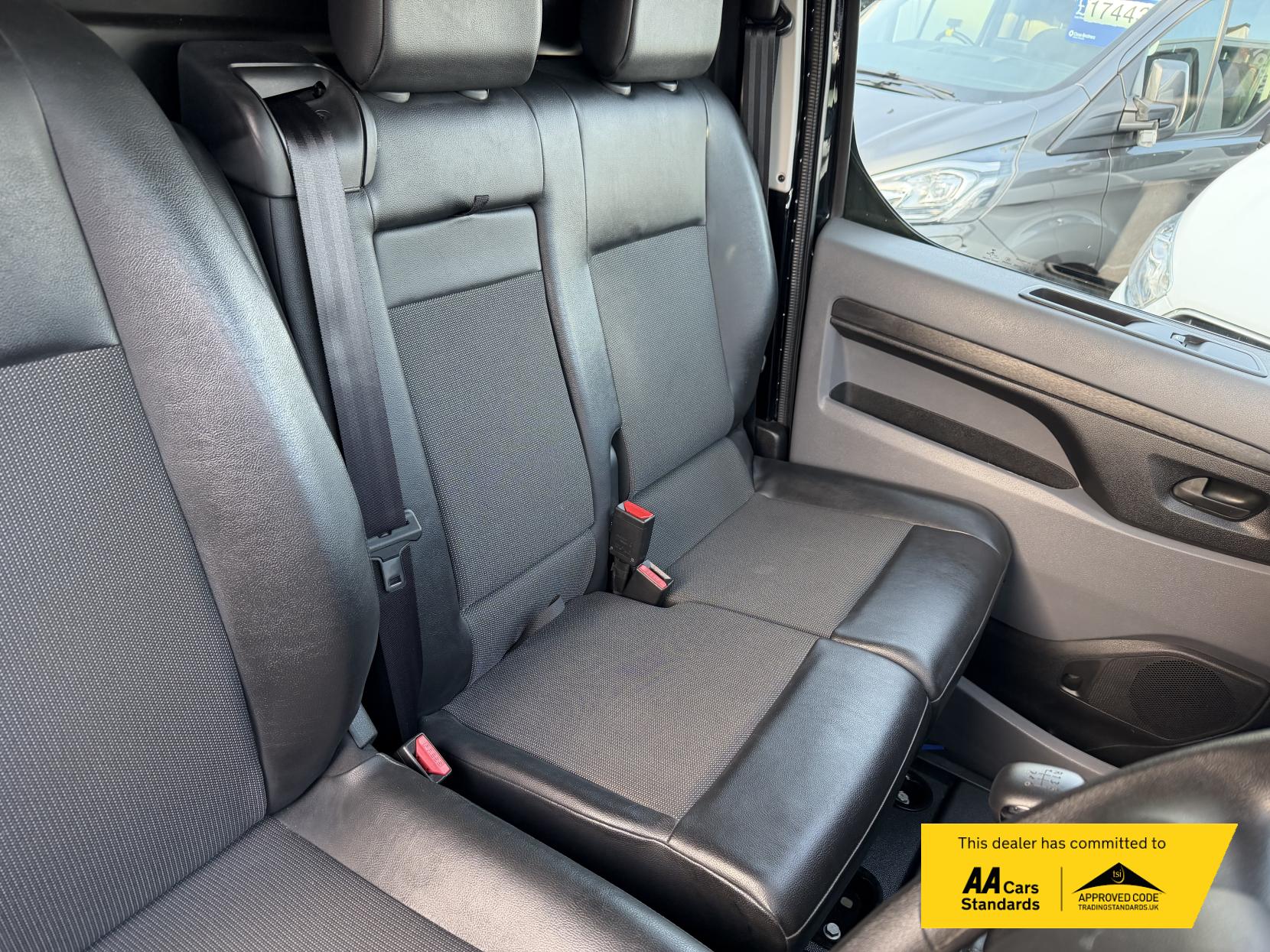 Vauxhall Vivaro 2.0 Turbo D 3100 Sportive Panel Van 5dr Diesel Manual L2 H1 Euro 6 (s/s) (120 ps)