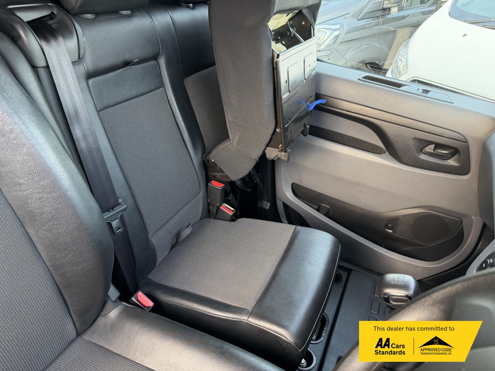 Vauxhall Vivaro 2.0 Turbo D 3100 Sportive Panel Van 5dr Diesel Manual L2 H1 Euro 6 (s/s) (120 ps)