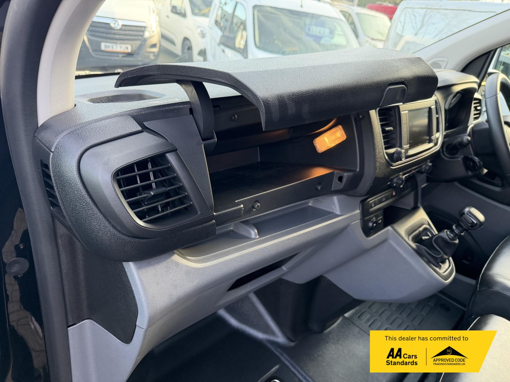 Vauxhall Vivaro 2.0 Turbo D 3100 Sportive Panel Van 5dr Diesel Manual L2 H1 Euro 6 (s/s) (120 ps)