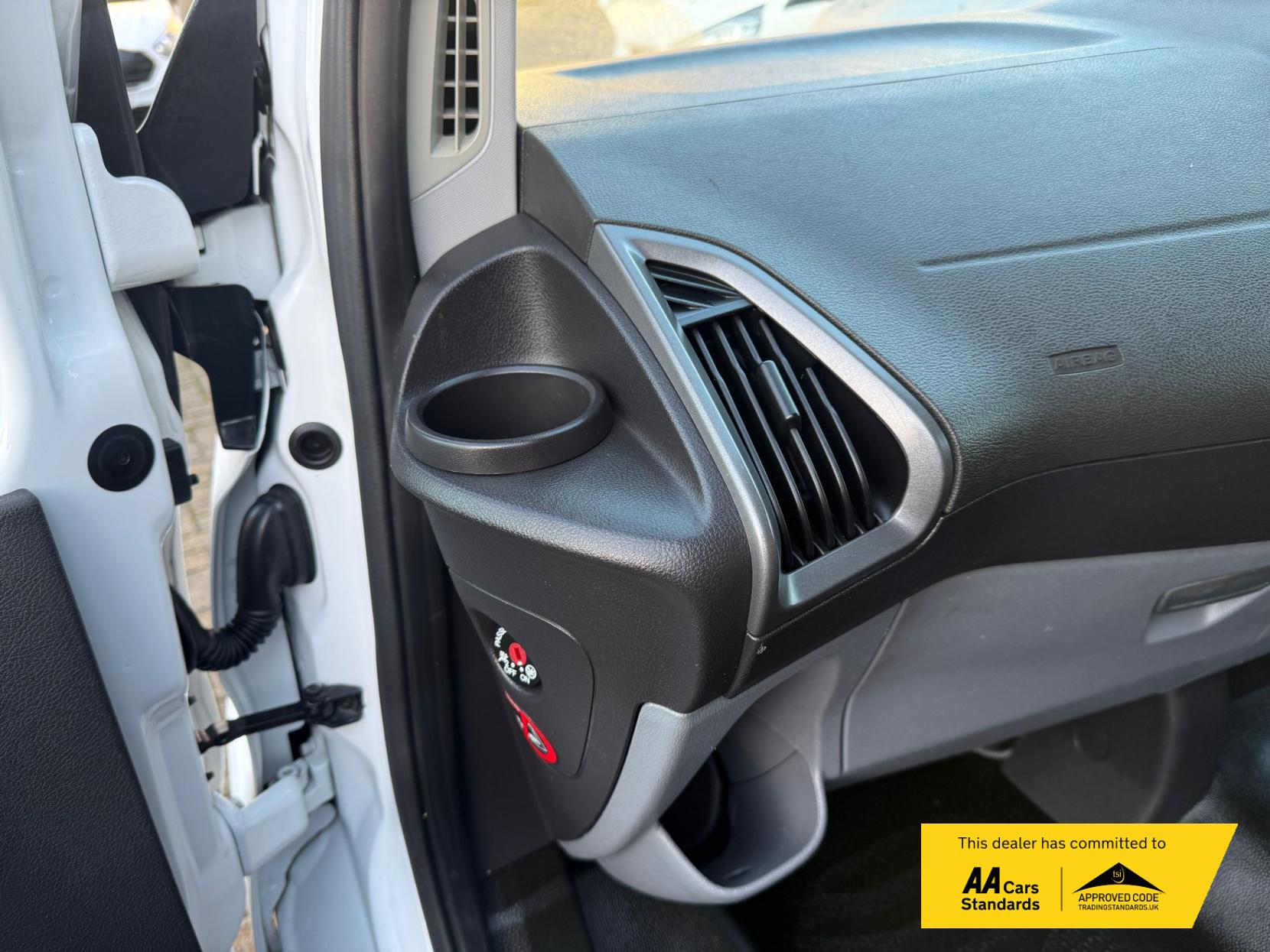 Ford Transit Custom 2.2 TDCi 310 ECOnetic Panel Van 5dr Diesel Manual L1 H1 (162 g/km, 98 bhp)