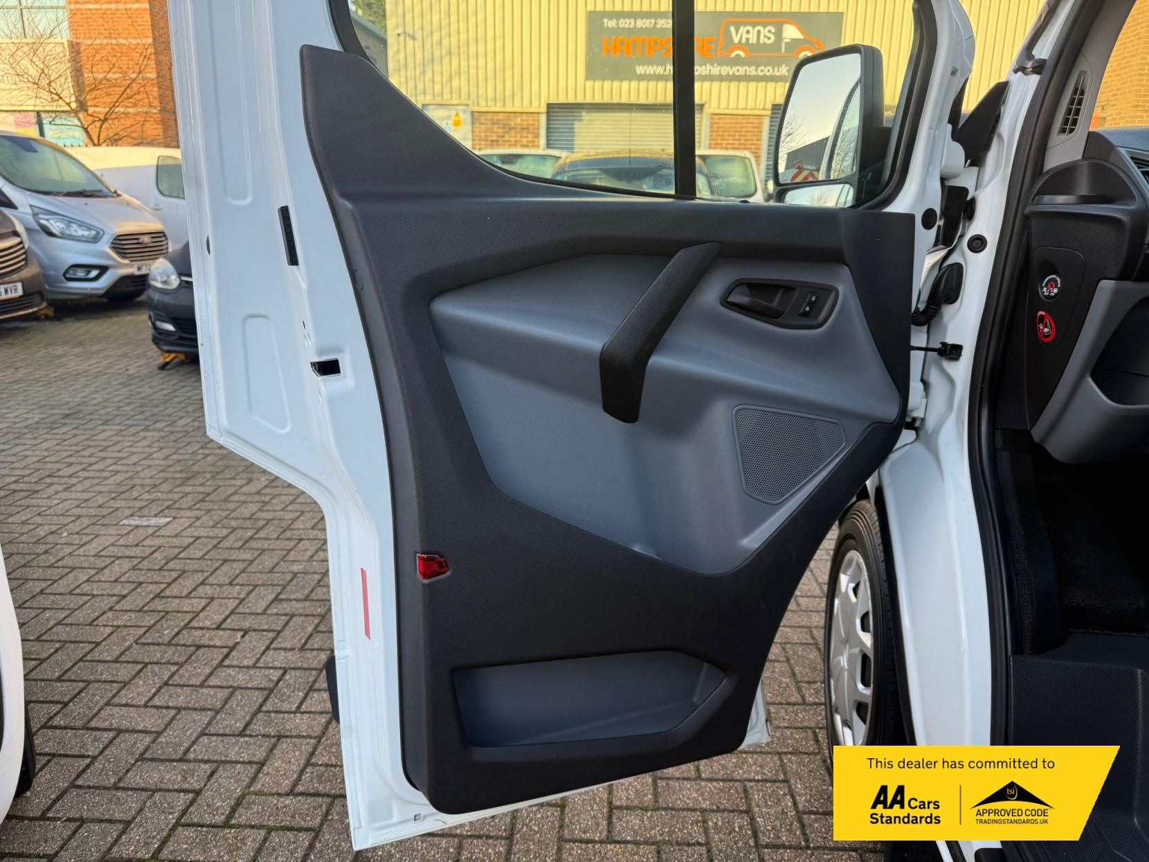 Ford Transit Custom 2.2 TDCi 310 ECOnetic Panel Van 5dr Diesel Manual L1 H1 (162 g/km, 98 bhp)