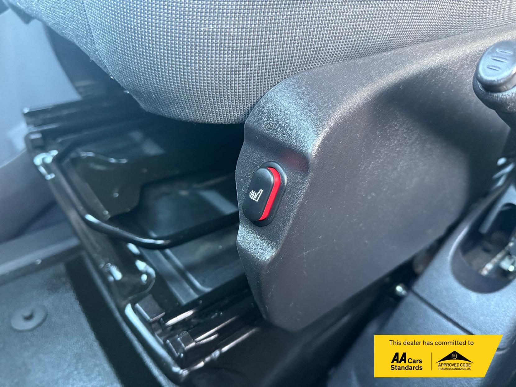 Ford Transit Custom 2.2 TDCi 310 ECOnetic Panel Van 5dr Diesel Manual L1 H1 (162 g/km, 98 bhp)