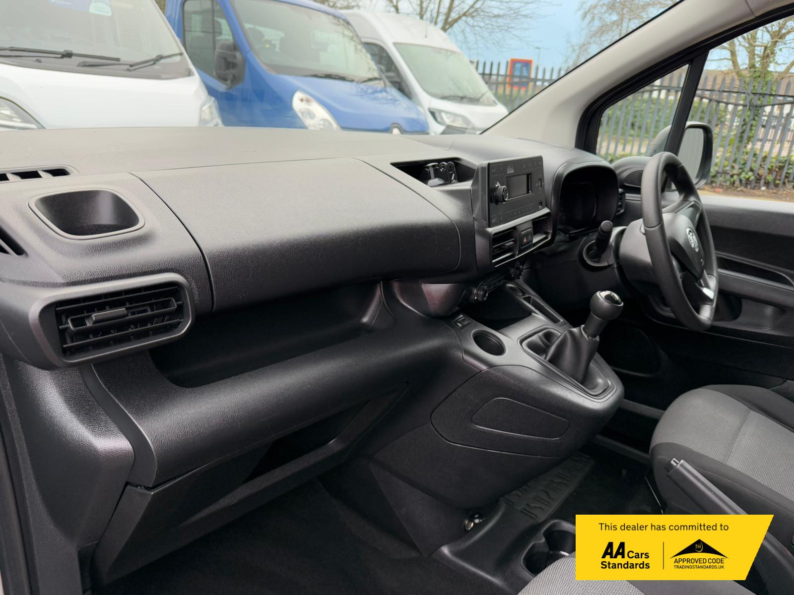 Vauxhall Combo 1.5 Turbo D 2300 Edition Panel Van 4dr Diesel Manual L2 H1 Euro 6 (s/s) (100 ps)