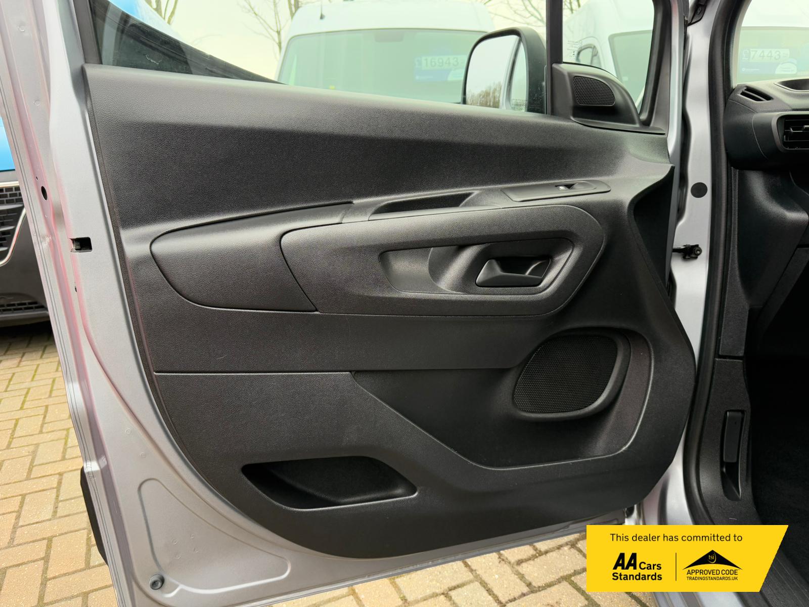 Vauxhall Combo 1.5 Turbo D 2300 Edition Panel Van 4dr Diesel Manual L2 H1 Euro 6 (s/s) (100 ps)