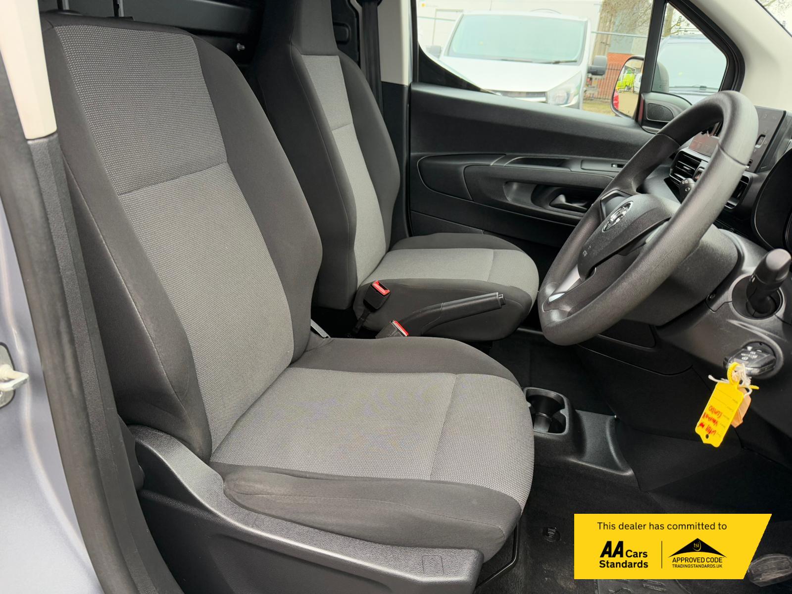 Vauxhall Combo 1.5 Turbo D 2300 Edition Panel Van 4dr Diesel Manual L2 H1 Euro 6 (s/s) (100 ps)
