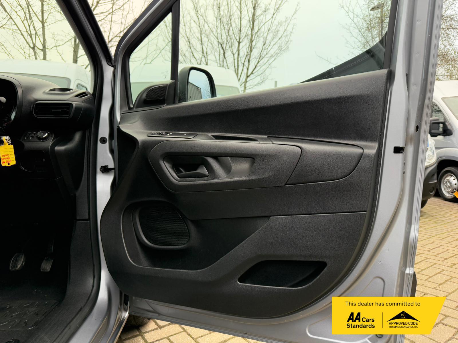 Vauxhall Combo 1.5 Turbo D 2300 Edition Panel Van 4dr Diesel Manual L2 H1 Euro 6 (s/s) (100 ps)