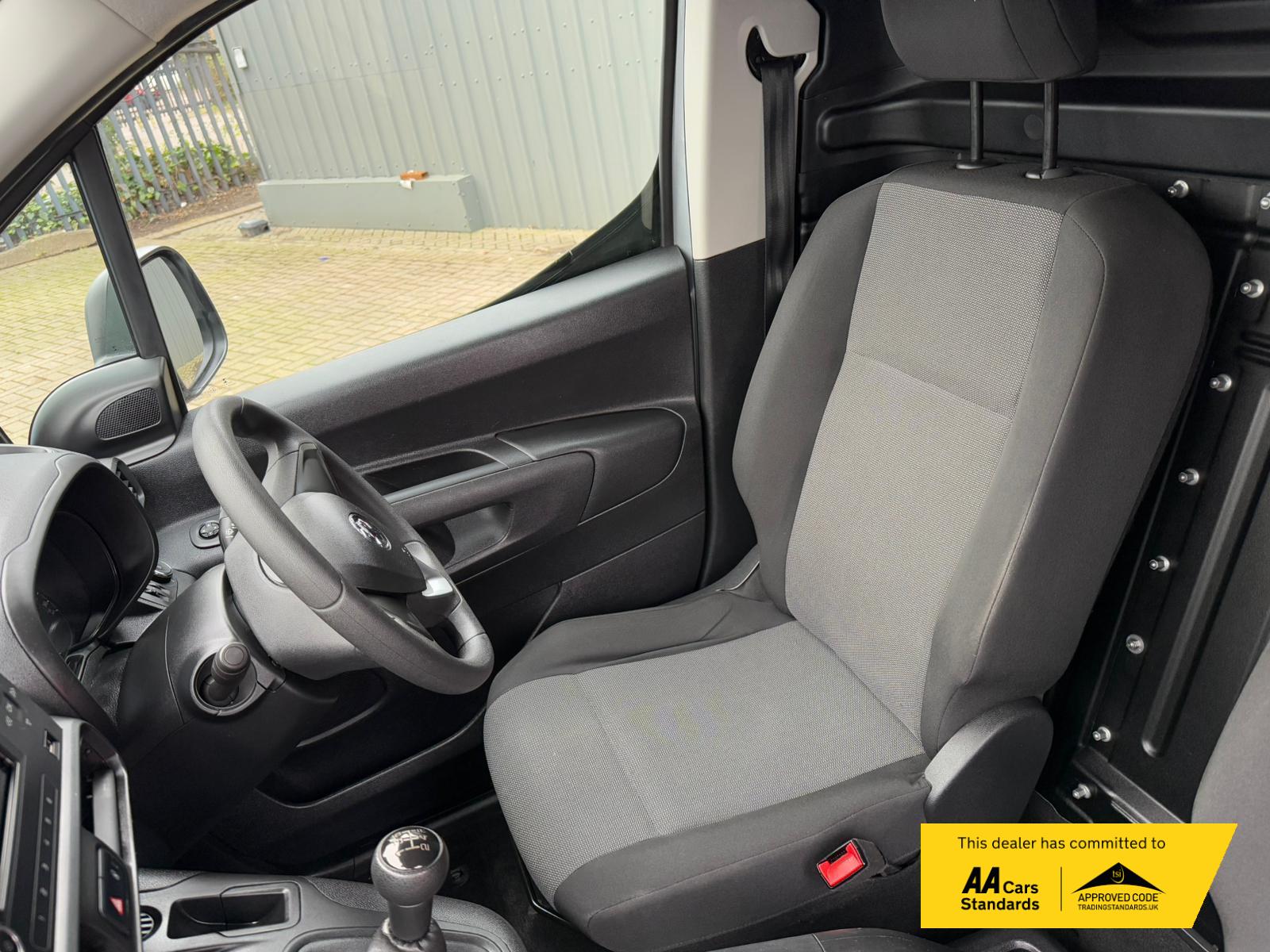Vauxhall Combo 1.5 Turbo D 2300 Edition Panel Van 4dr Diesel Manual L2 H1 Euro 6 (s/s) (100 ps)