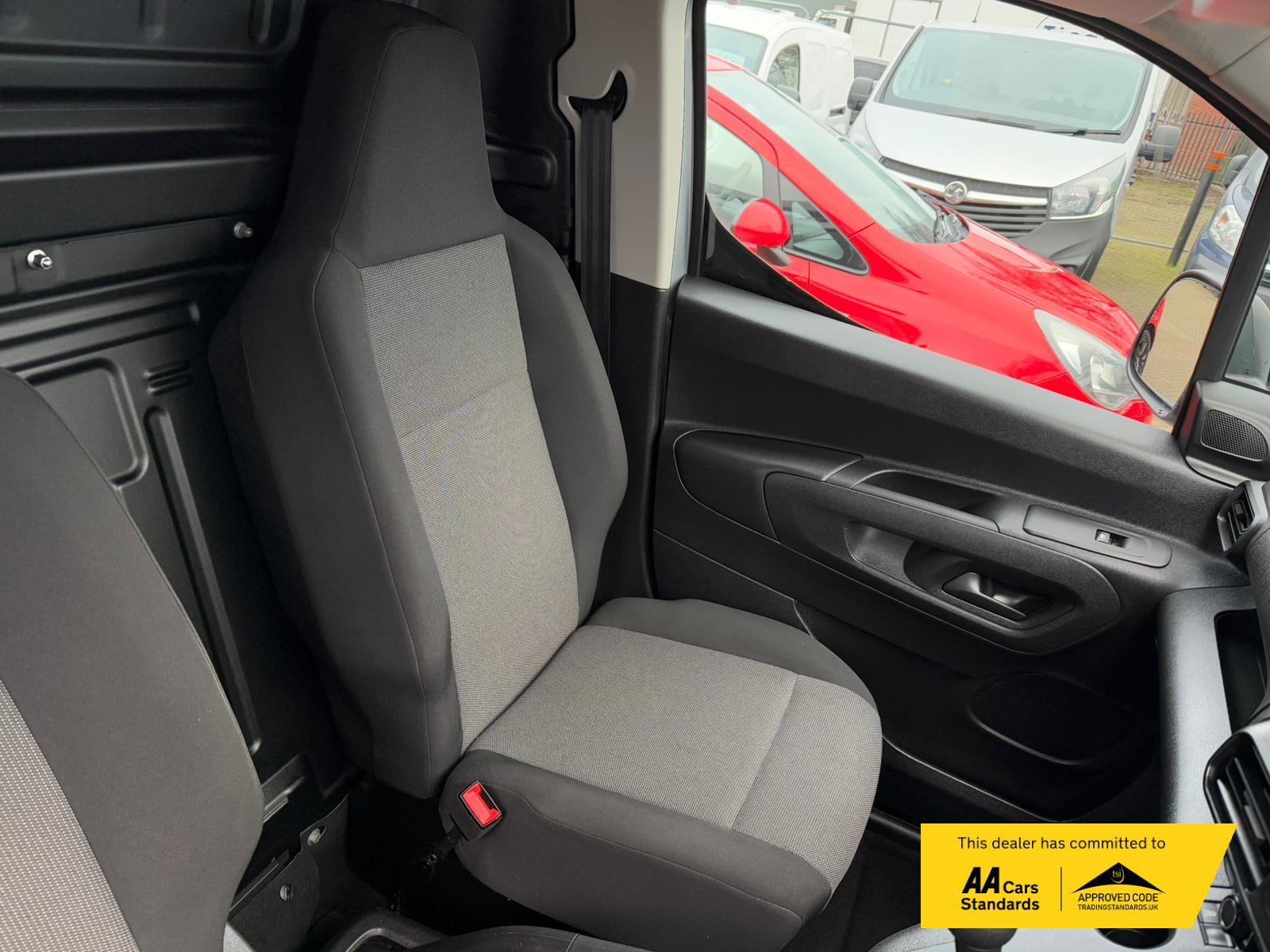 Vauxhall Combo 1.5 Turbo D 2300 Edition Panel Van 4dr Diesel Manual L2 H1 Euro 6 (s/s) (100 ps)
