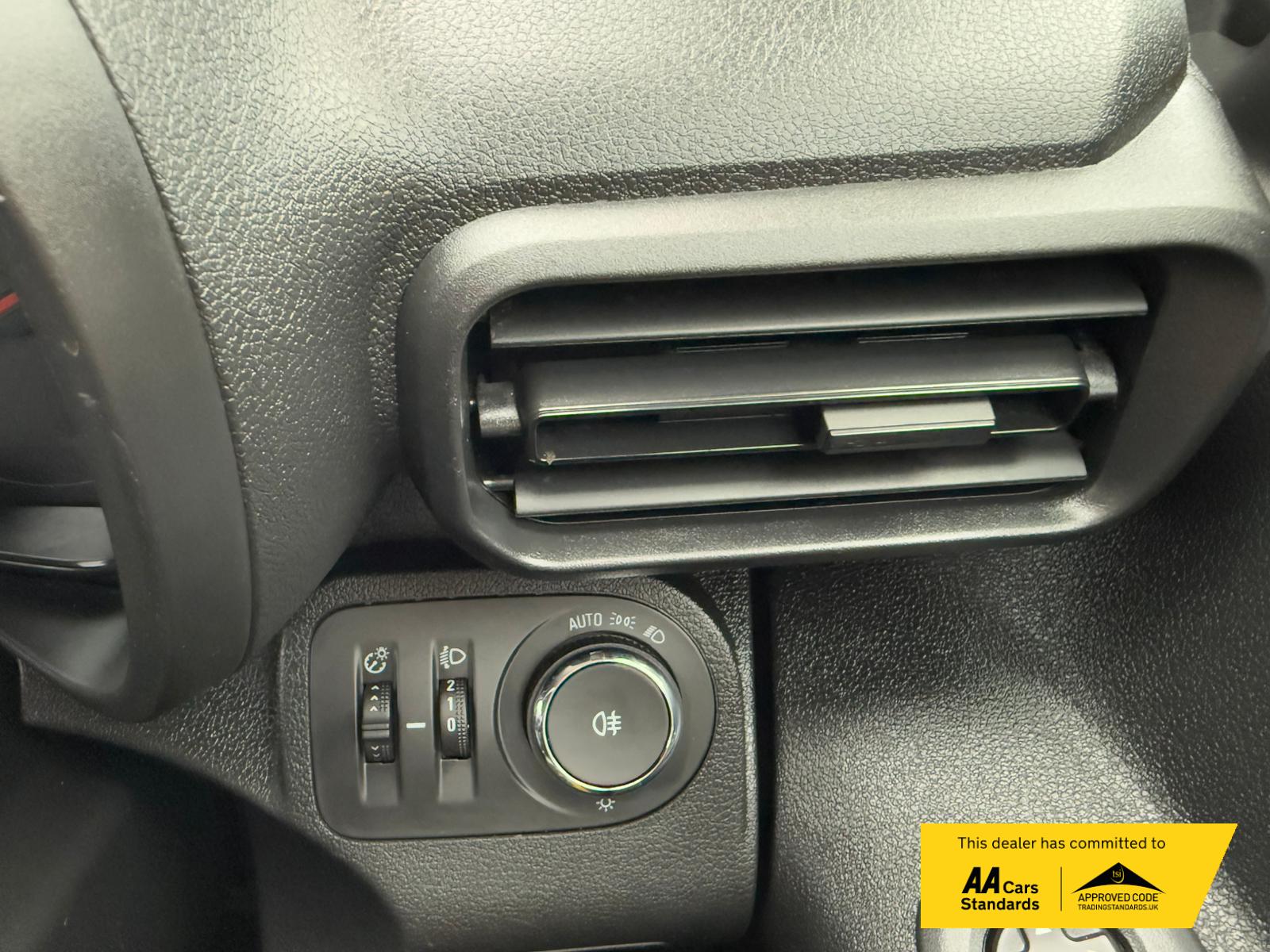 Vauxhall Combo 1.5 Turbo D 2300 Edition Panel Van 4dr Diesel Manual L2 H1 Euro 6 (s/s) (100 ps)