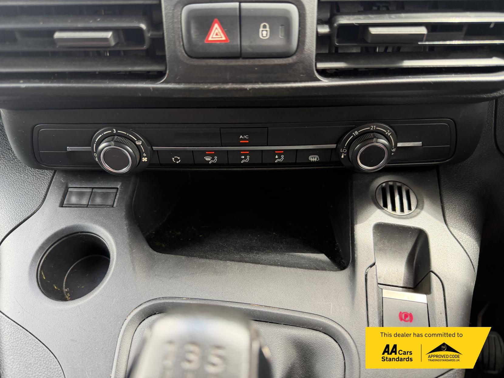 2020 Peugeot Partner 1.5 BlueHDi 1000 Professional Standard Panel Van 5dr Diesel Manual SWB Euro 6 (s/s) (100 bhp) - Thumbnail 35
