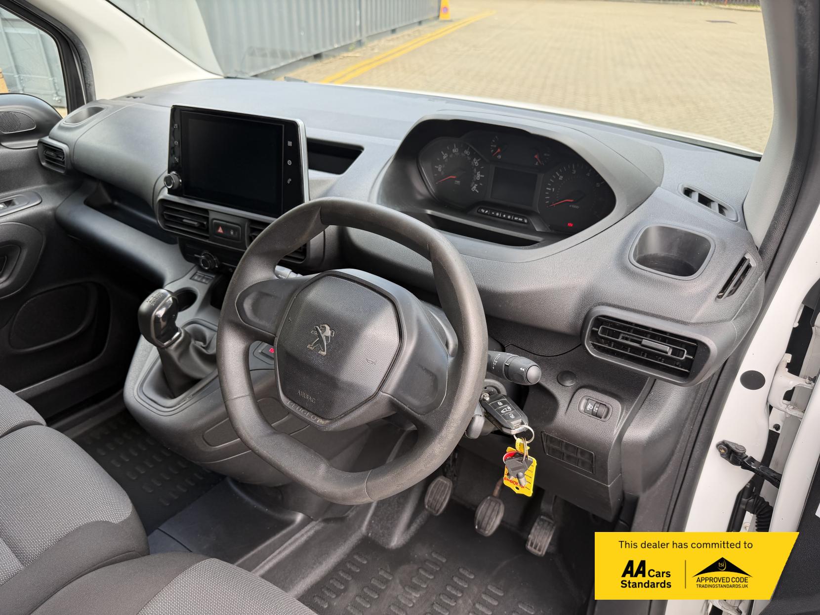 2020 Peugeot Partner 1.5 BlueHDi 1000 Professional Standard Panel Van 5dr Diesel Manual SWB Euro 6 (s/s) (100 bhp) - Thumbnail 43