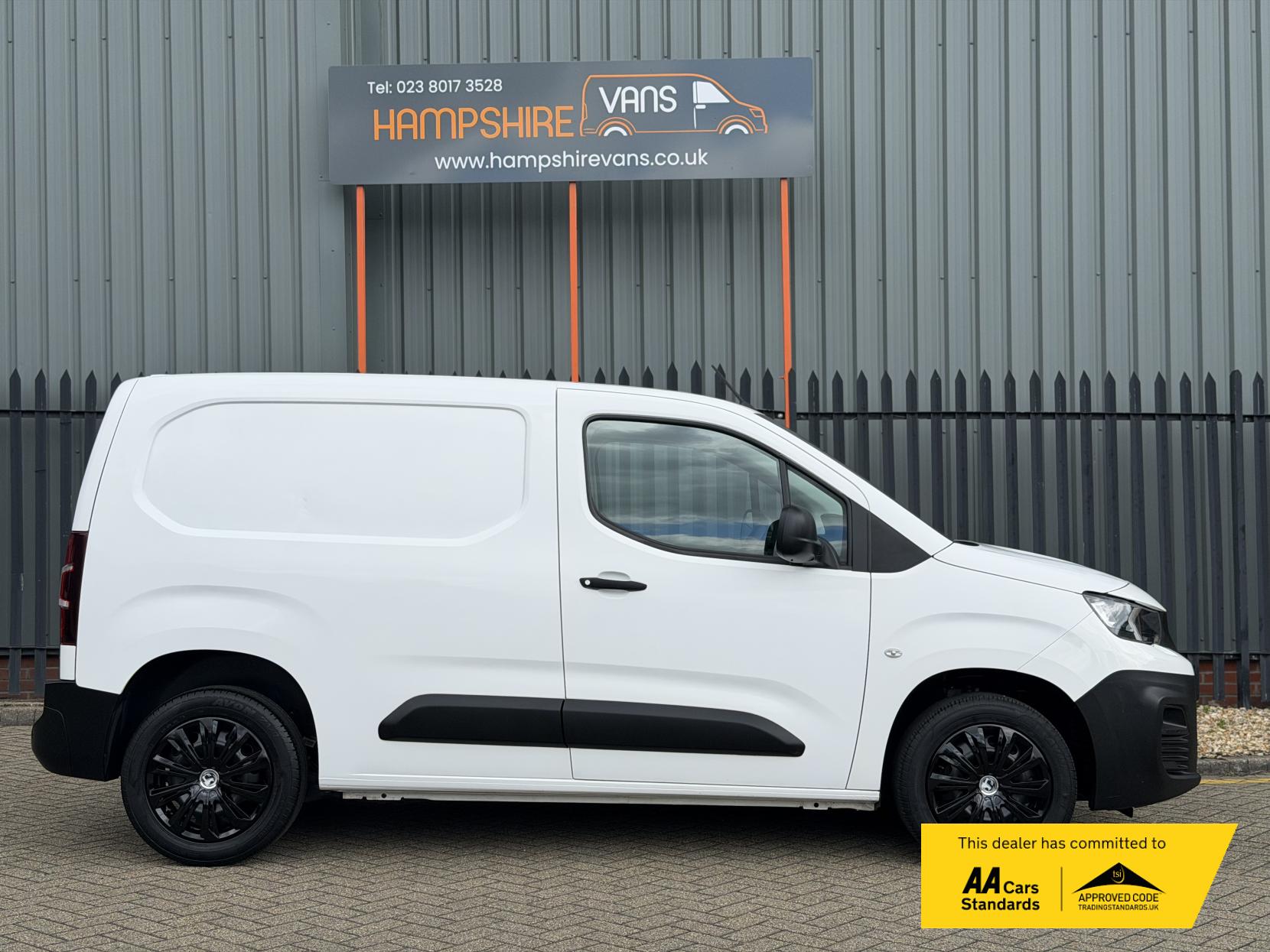 2020 Peugeot Partner 1.5 BlueHDi 1000 Professional Standard Panel Van 5dr Diesel Manual SWB Euro 6 (s/s) (100 bhp) - Thumbnail 5