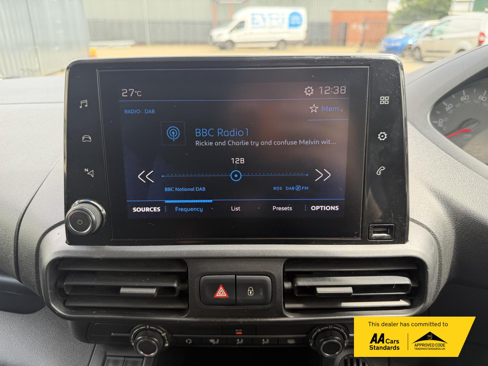2020 Peugeot Partner 1.5 BlueHDi 1000 Professional Standard Panel Van 5dr Diesel Manual SWB Euro 6 (s/s) (100 bhp) - Thumbnail 36