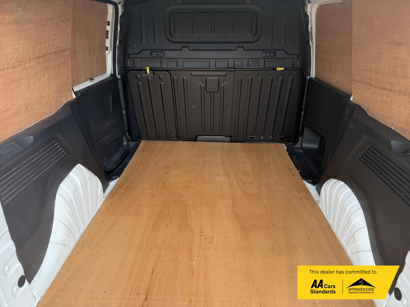 2020 Peugeot Partner 1.5 BlueHDi 1000 Professional Standard Panel Van 5dr Diesel Manual SWB Euro 6 (s/s) (100 bhp) - Thumbnail 24
