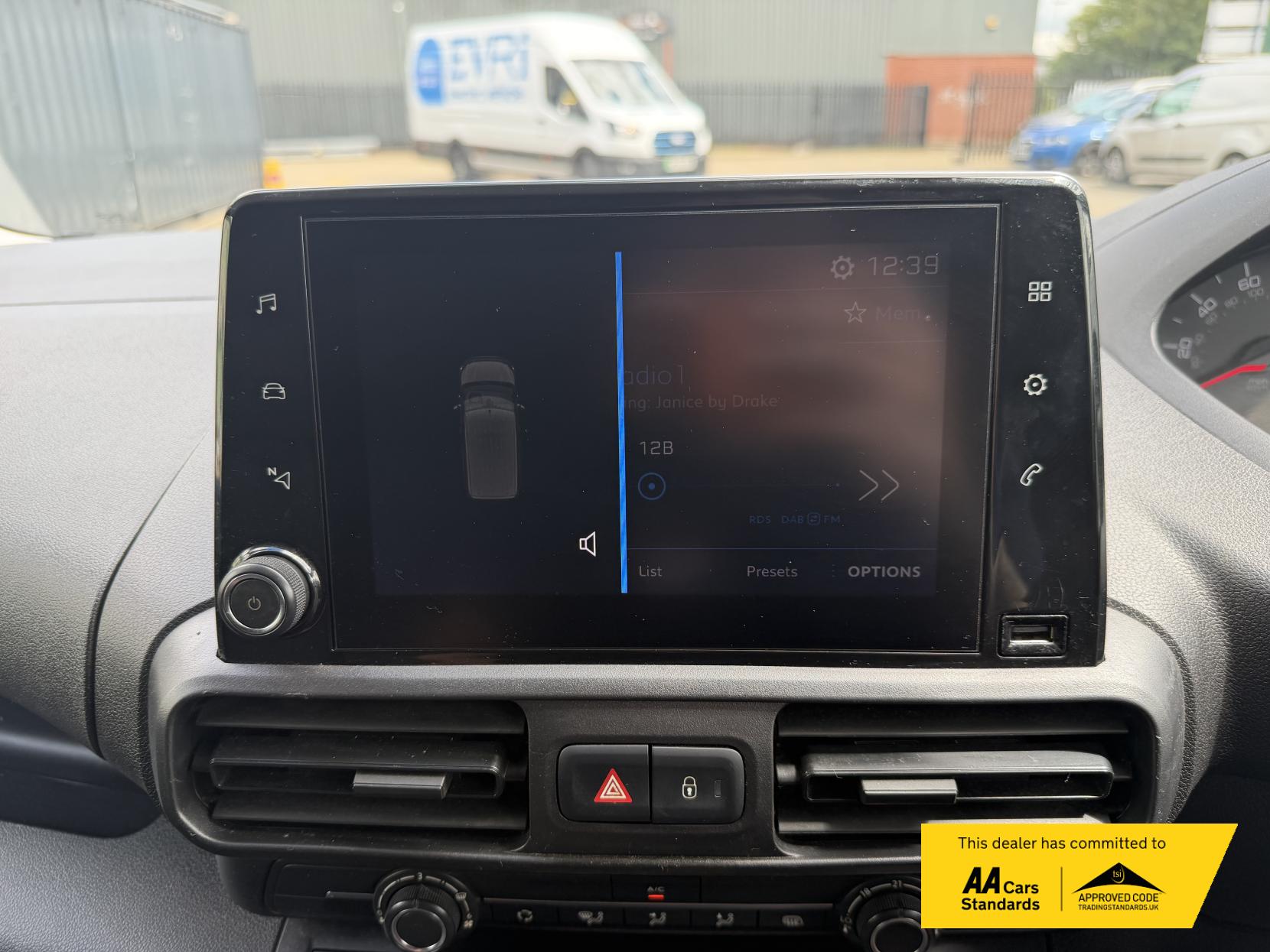 2020 Peugeot Partner 1.5 BlueHDi 1000 Professional Standard Panel Van 5dr Diesel Manual SWB Euro 6 (s/s) (100 bhp) - Thumbnail 11