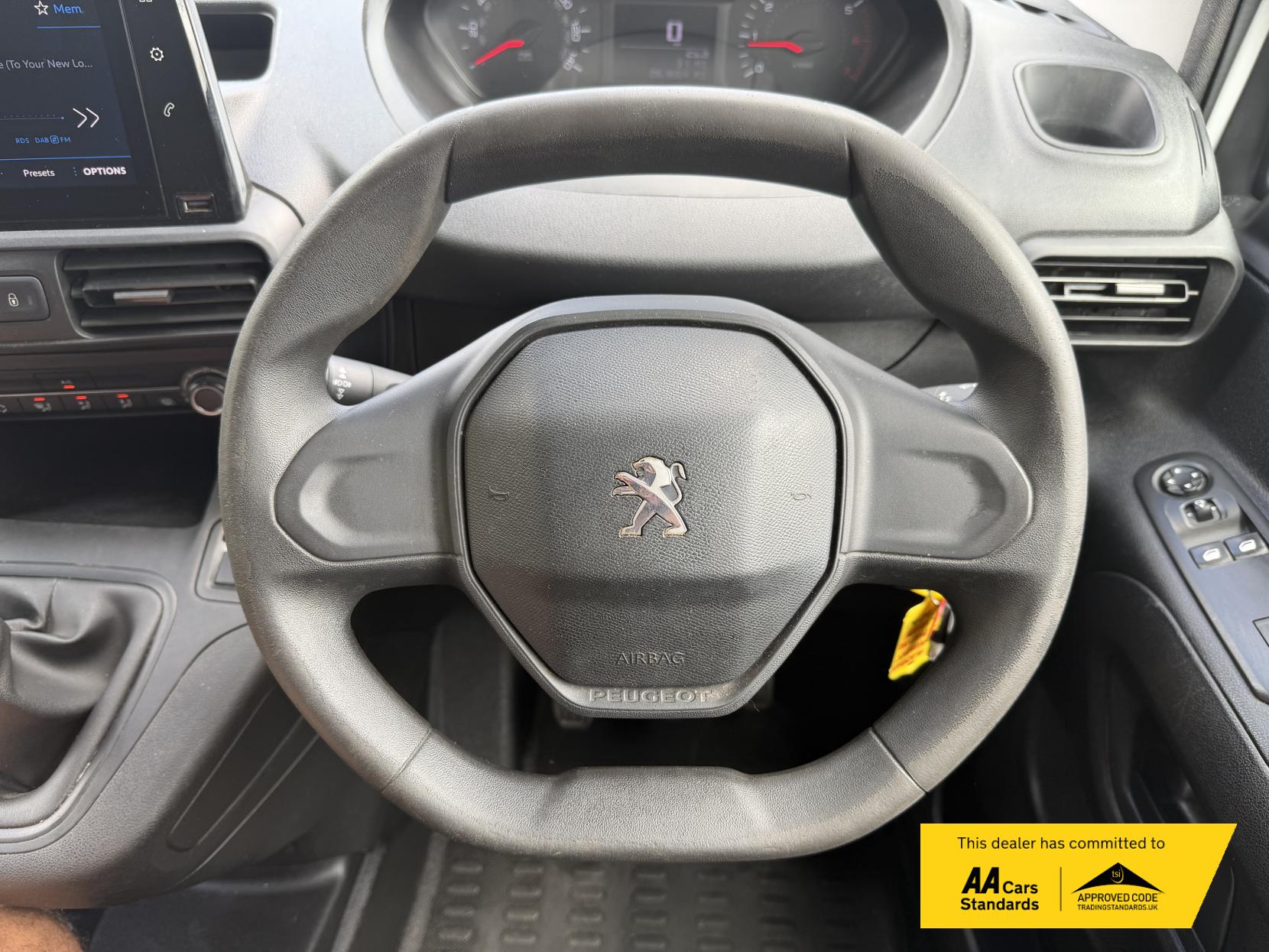2020 Peugeot Partner 1.5 BlueHDi 1000 Professional Standard Panel Van 5dr Diesel Manual SWB Euro 6 (s/s) (100 bhp) - Thumbnail 40