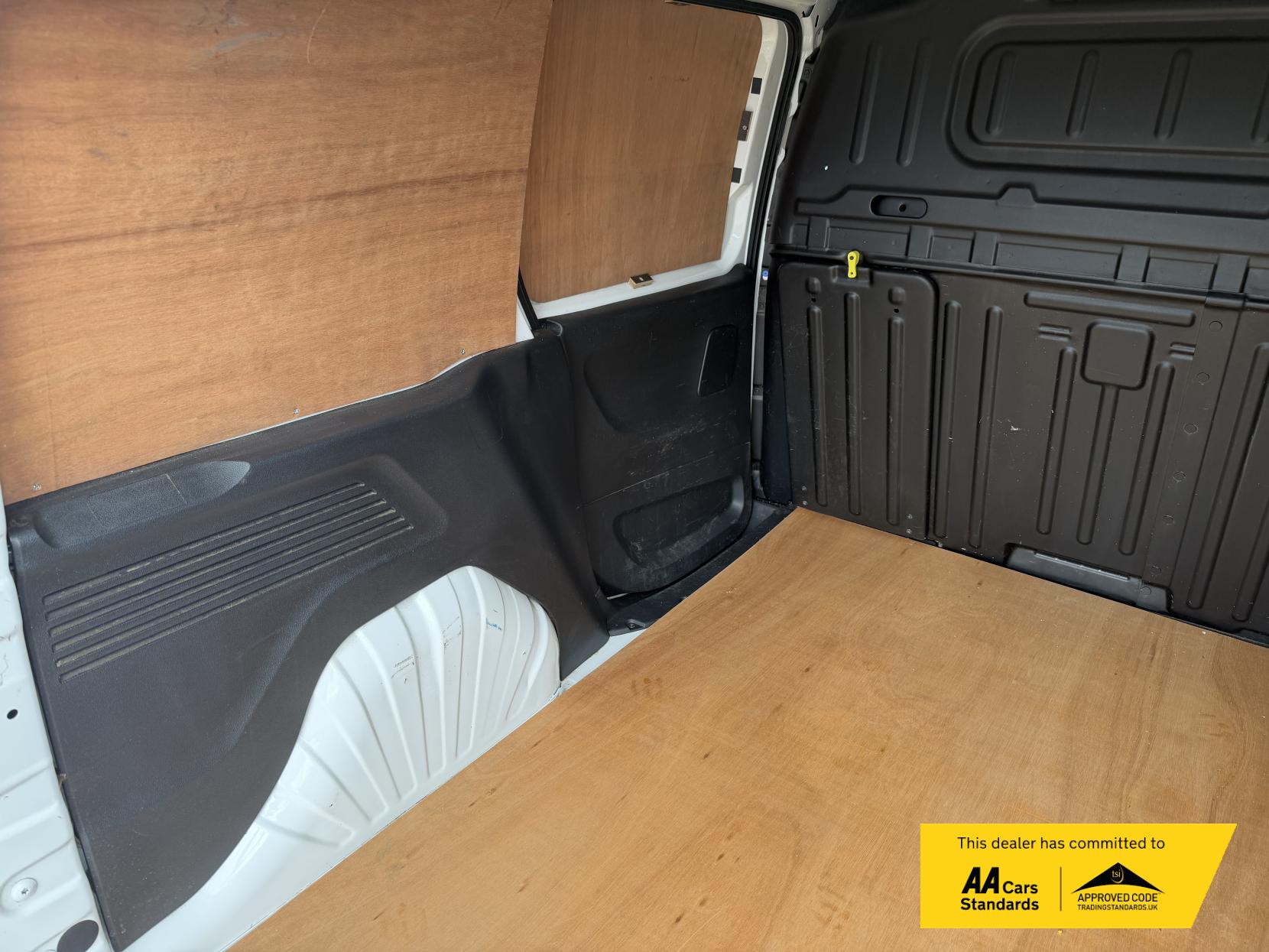 2020 Peugeot Partner 1.5 BlueHDi 1000 Professional Standard Panel Van 5dr Diesel Manual SWB Euro 6 (s/s) (100 bhp) - Thumbnail 23