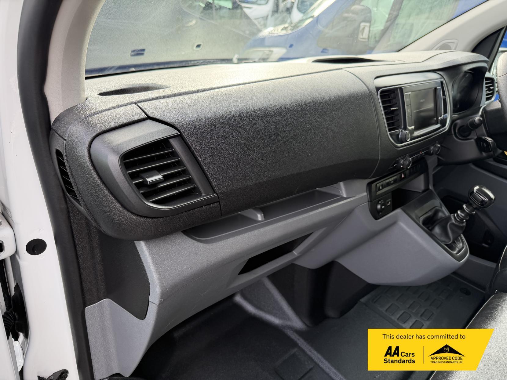 Vauxhall Vivaro 2.0 Turbo D 3100 Dynamic Panel Van 6dr Diesel Manual L2 H1 Euro 6 (s/s) (145 ps)