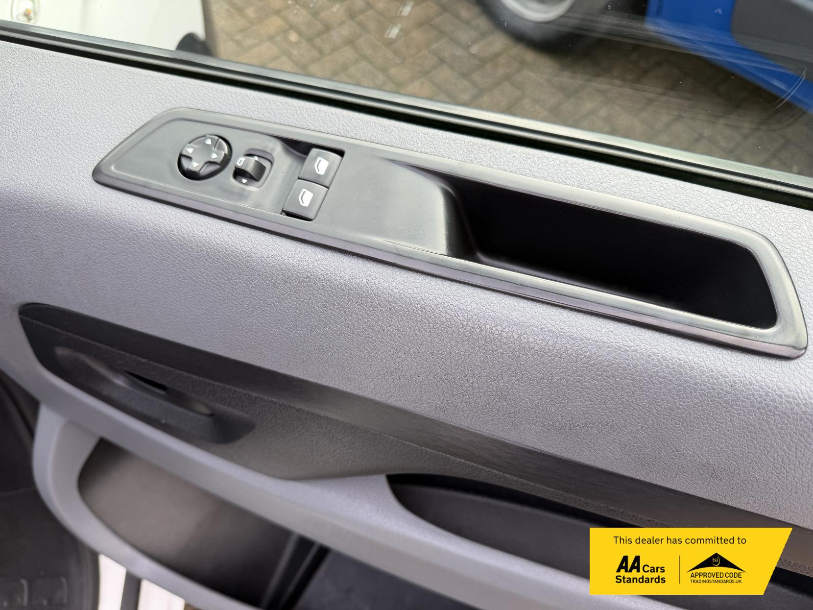 Vauxhall Vivaro 2.0 Turbo D 3100 Dynamic Panel Van 6dr Diesel Manual L2 H1 Euro 6 (s/s) (145 ps)