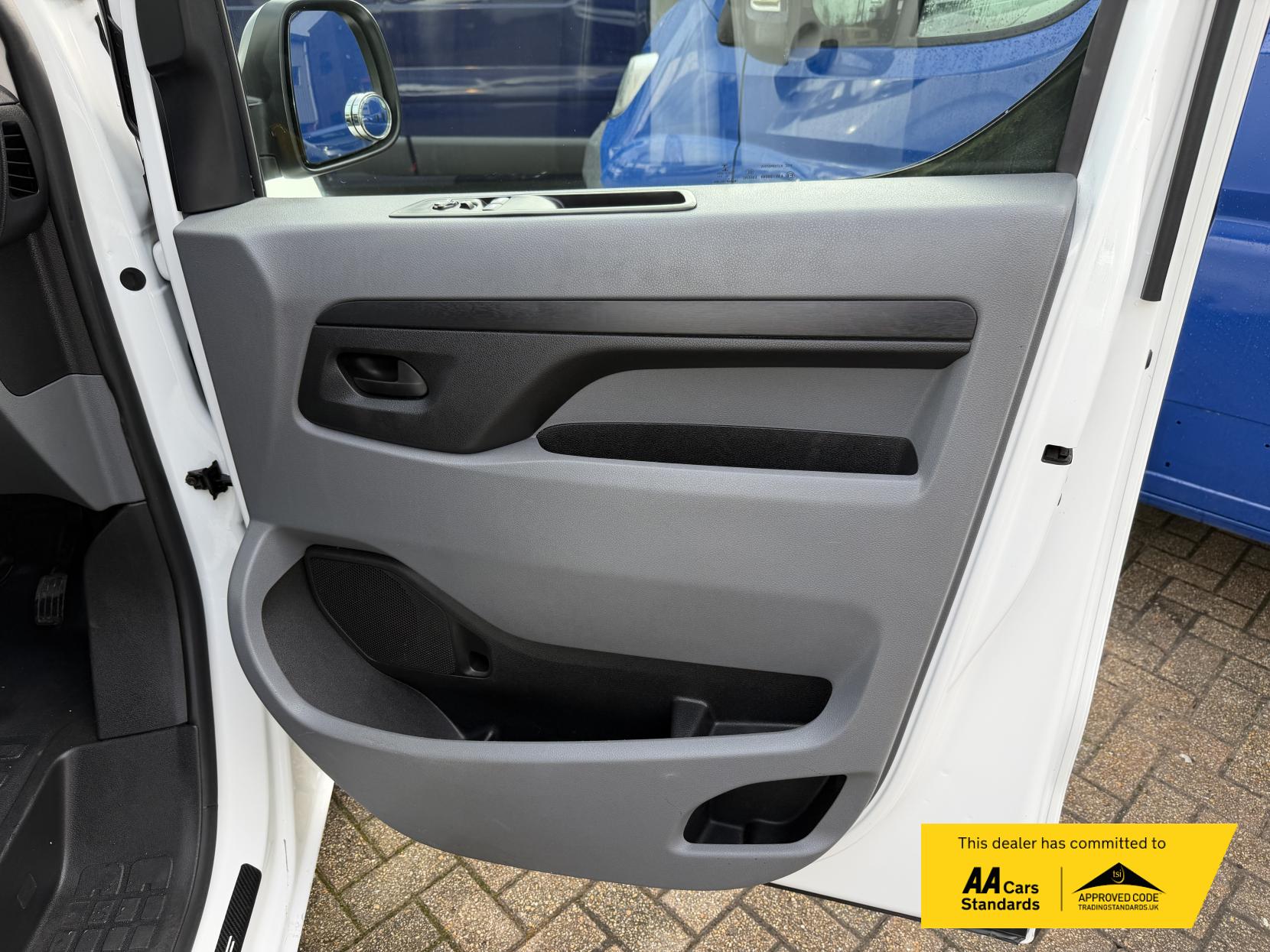 Vauxhall Vivaro 2.0 Turbo D 3100 Dynamic Panel Van 6dr Diesel Manual L2 H1 Euro 6 (s/s) (145 ps)