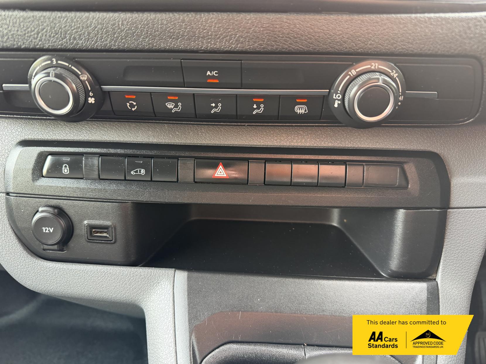 Vauxhall Vivaro 2.0 Turbo D 3100 Dynamic Panel Van 6dr Diesel Manual L2 H1 Euro 6 (s/s) (145 ps)