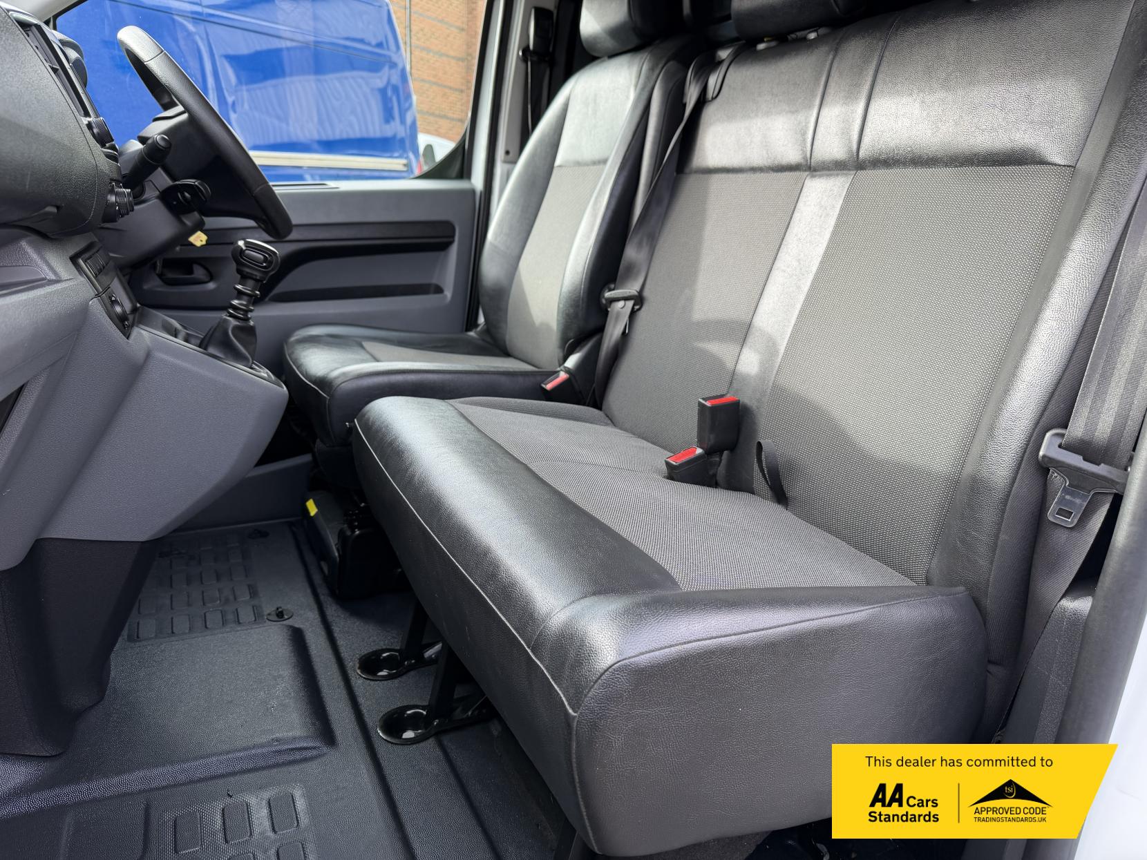 Vauxhall Vivaro 2.0 Turbo D 3100 Dynamic Panel Van 6dr Diesel Manual L2 H1 Euro 6 (s/s) (145 ps)