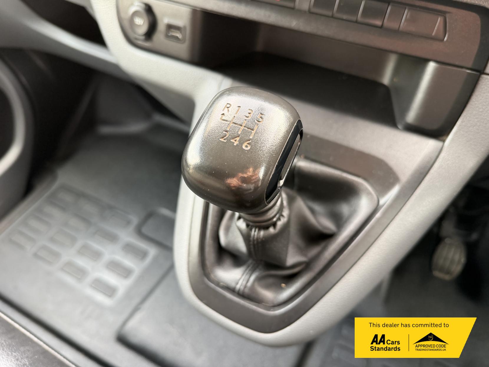 Vauxhall Vivaro 2.0 Turbo D 3100 Dynamic Panel Van 6dr Diesel Manual L2 H1 Euro 6 (s/s) (145 ps)