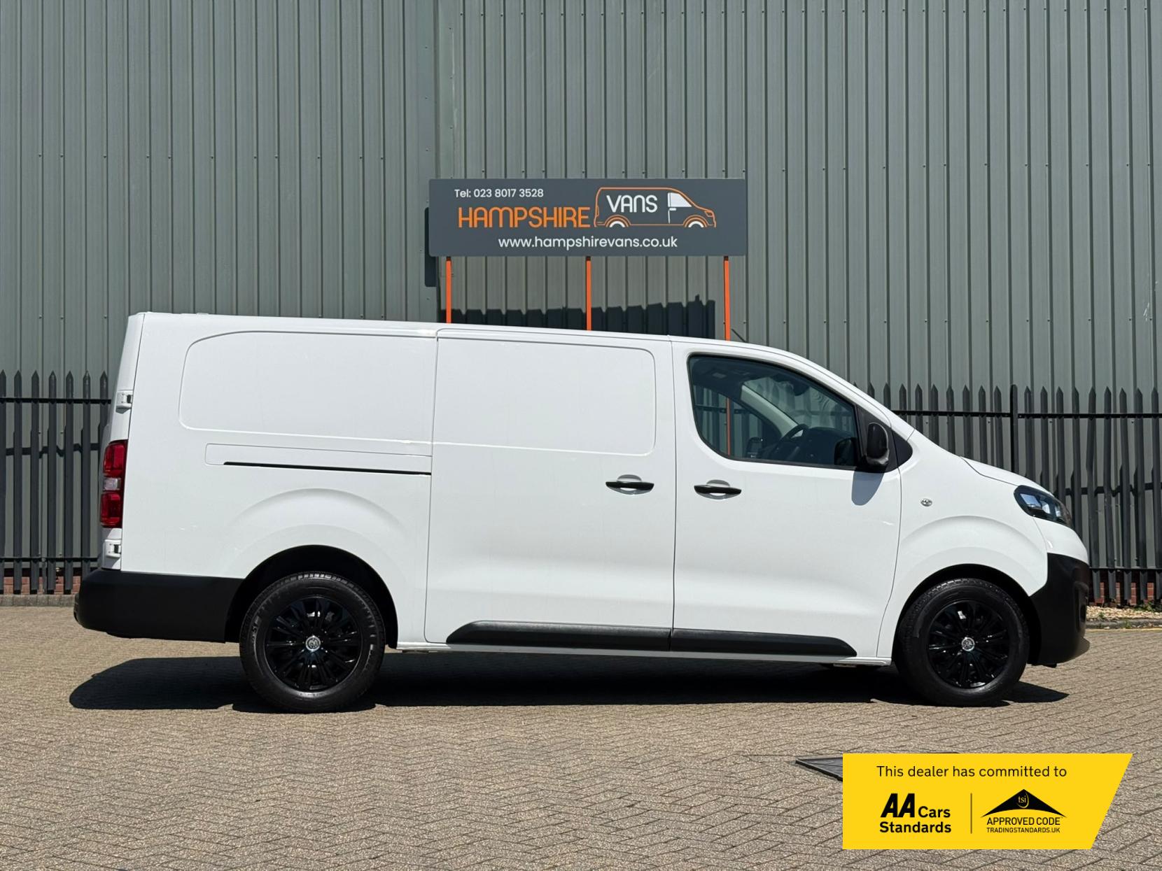 2021 Vauxhall Vivaro 2.0 Turbo D 3100 Dynamic Panel Van 6dr Diesel Manual L2 H1 Euro 6 (s/s) (145 ps) - Thumbnail 7