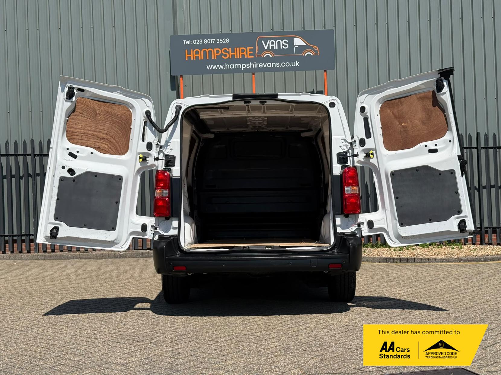 2021 Vauxhall Vivaro 2.0 Turbo D 3100 Dynamic Panel Van 6dr Diesel Manual L2 H1 Euro 6 (s/s) (145 ps) - Thumbnail 33