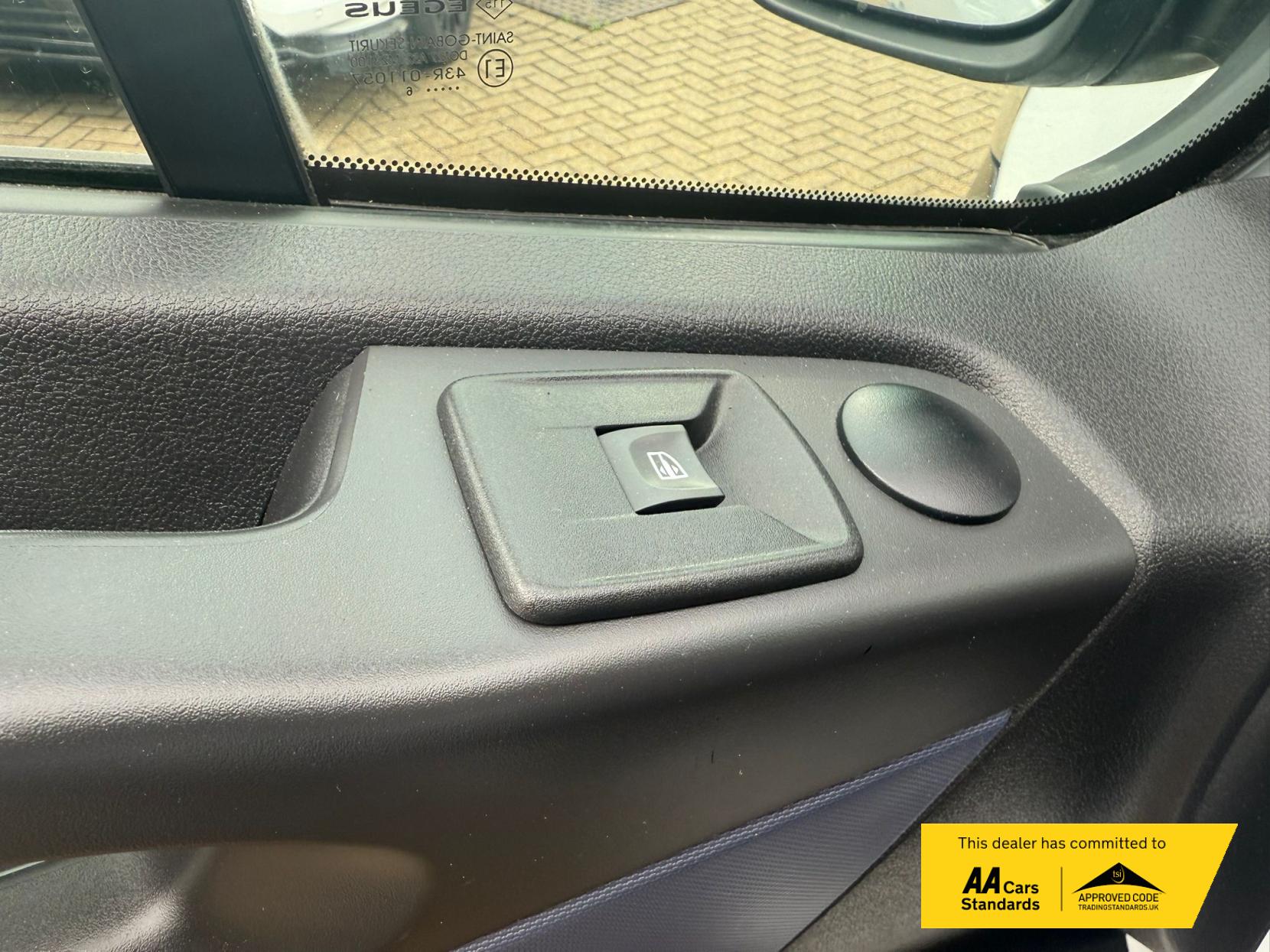 Vauxhall Vivaro 1.6 CDTi 2900 ecoFLEX Panel Van 5dr Diesel Manual L1 H1 Euro 5 (s/s) (90 ps)