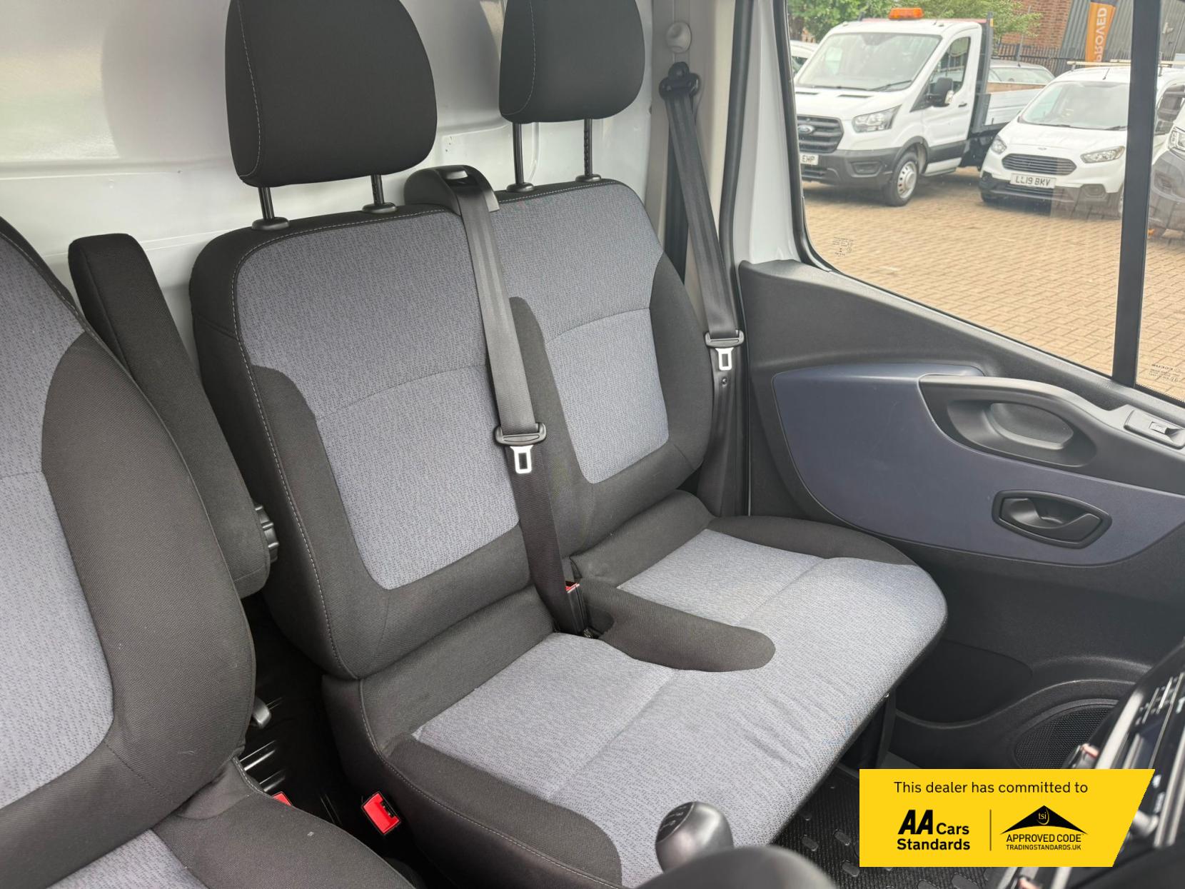 Vauxhall Vivaro 1.6 CDTi 2900 ecoFLEX Panel Van 5dr Diesel Manual L1 H1 Euro 5 (s/s) (90 ps)