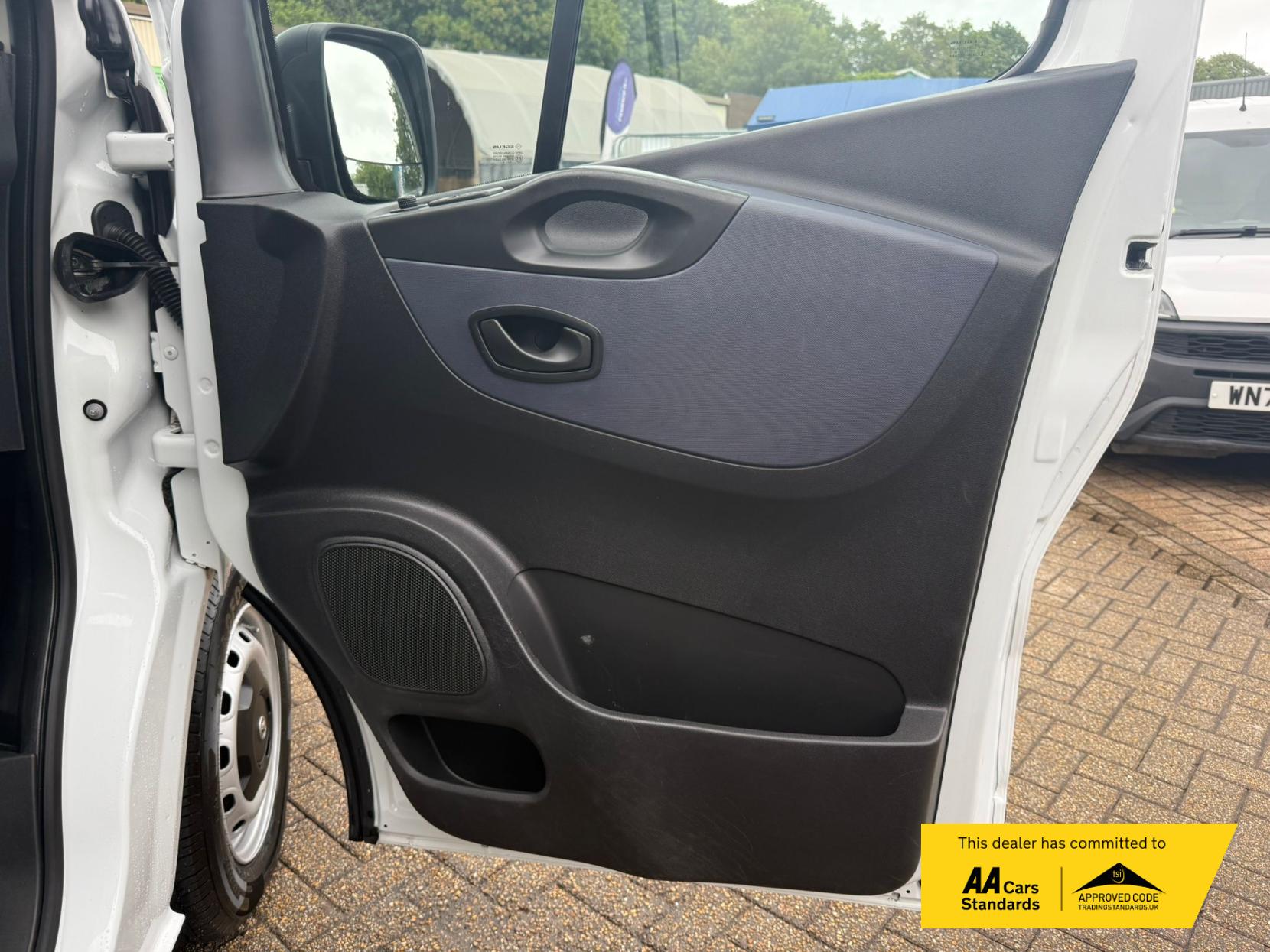 Vauxhall Vivaro 1.6 CDTi 2900 ecoFLEX Panel Van 5dr Diesel Manual L1 H1 Euro 5 (s/s) (90 ps)