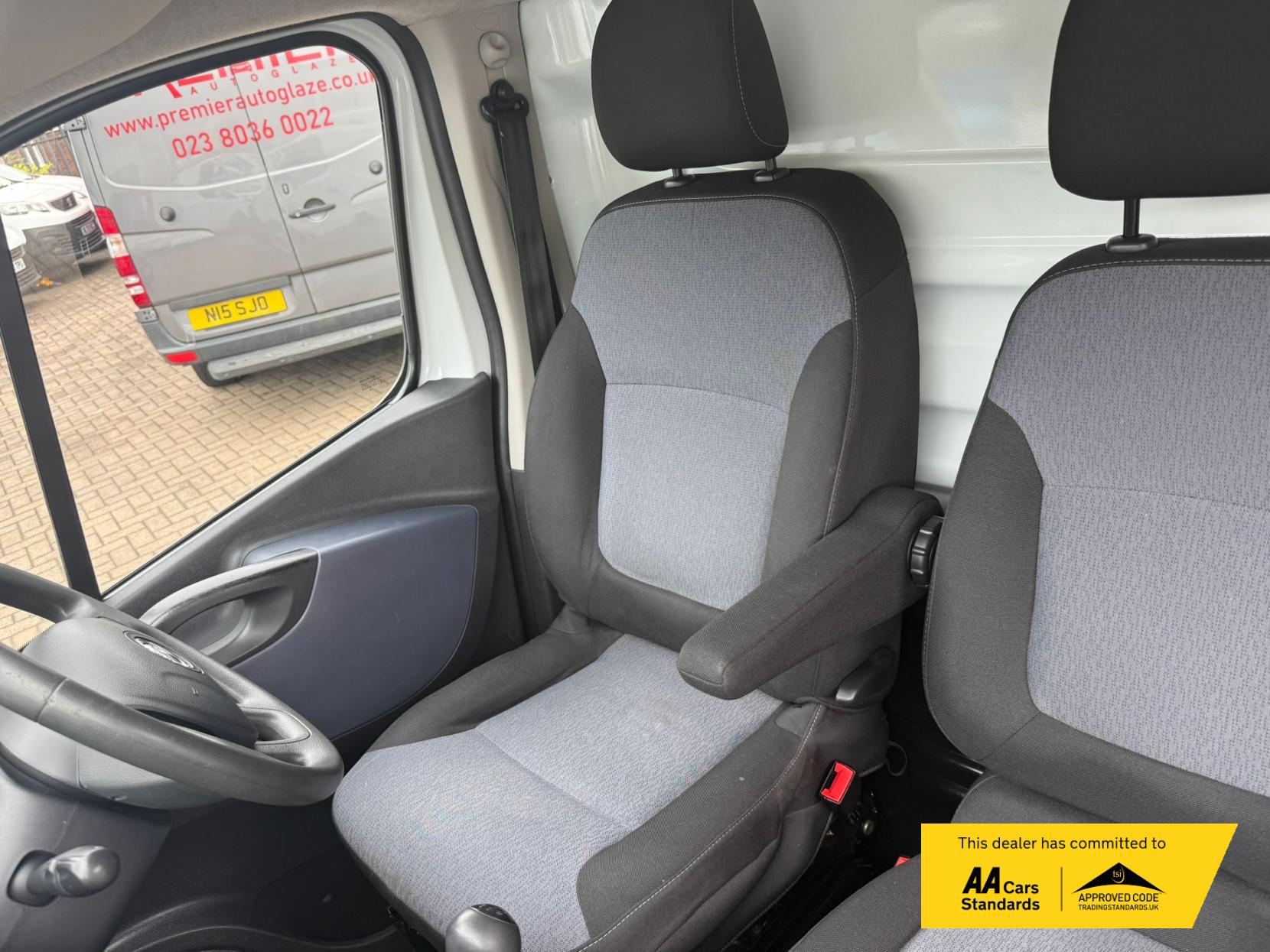 Vauxhall Vivaro 1.6 CDTi 2900 ecoFLEX Panel Van 5dr Diesel Manual L1 H1 Euro 5 (s/s) (90 ps)