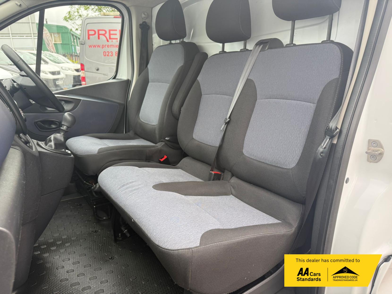 Vauxhall Vivaro 1.6 CDTi 2900 ecoFLEX Panel Van 5dr Diesel Manual L1 H1 Euro 5 (s/s) (90 ps)