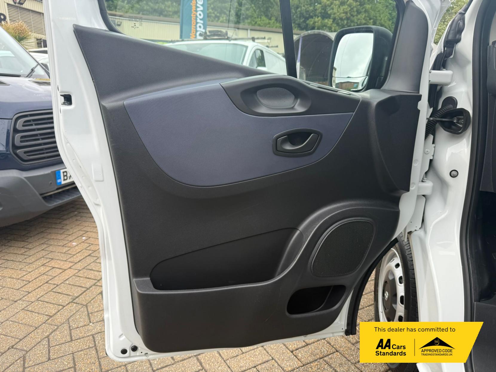 Vauxhall Vivaro 1.6 CDTi 2900 ecoFLEX Panel Van 5dr Diesel Manual L1 H1 Euro 5 (s/s) (90 ps)