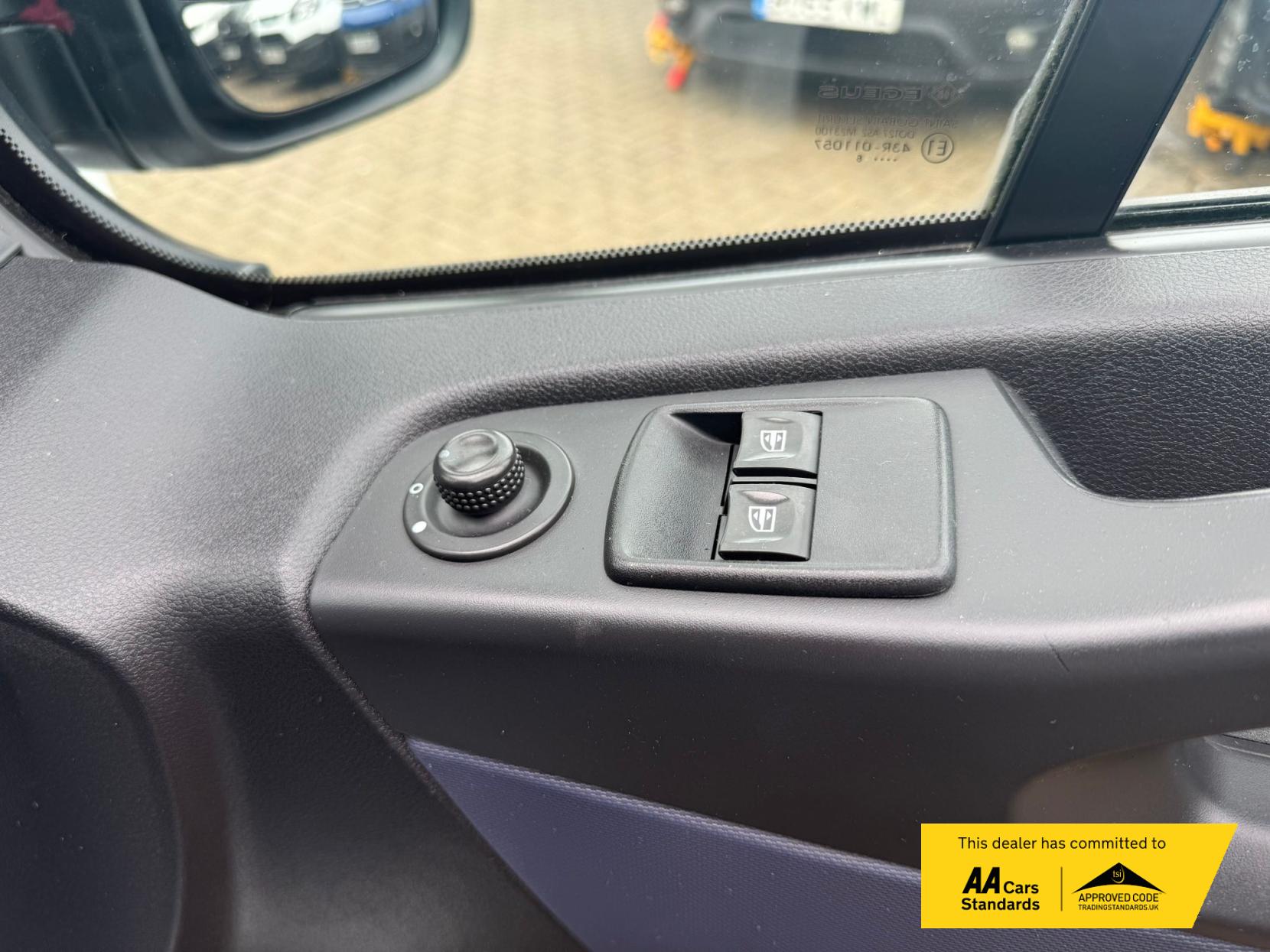 Vauxhall Vivaro 1.6 CDTi 2900 ecoFLEX Panel Van 5dr Diesel Manual L1 H1 Euro 5 (s/s) (90 ps)