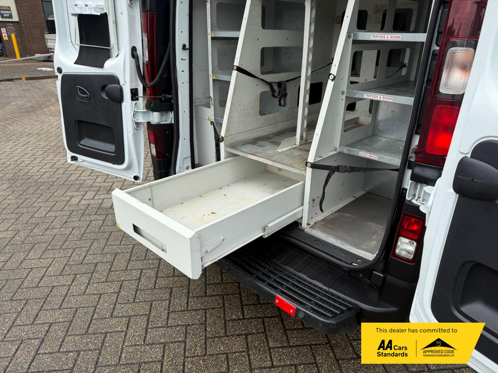 Vauxhall Vivaro 1.6 CDTi 2900 ecoFLEX Panel Van 5dr Diesel Manual L1 H1 Euro 5 (s/s) (90 ps)