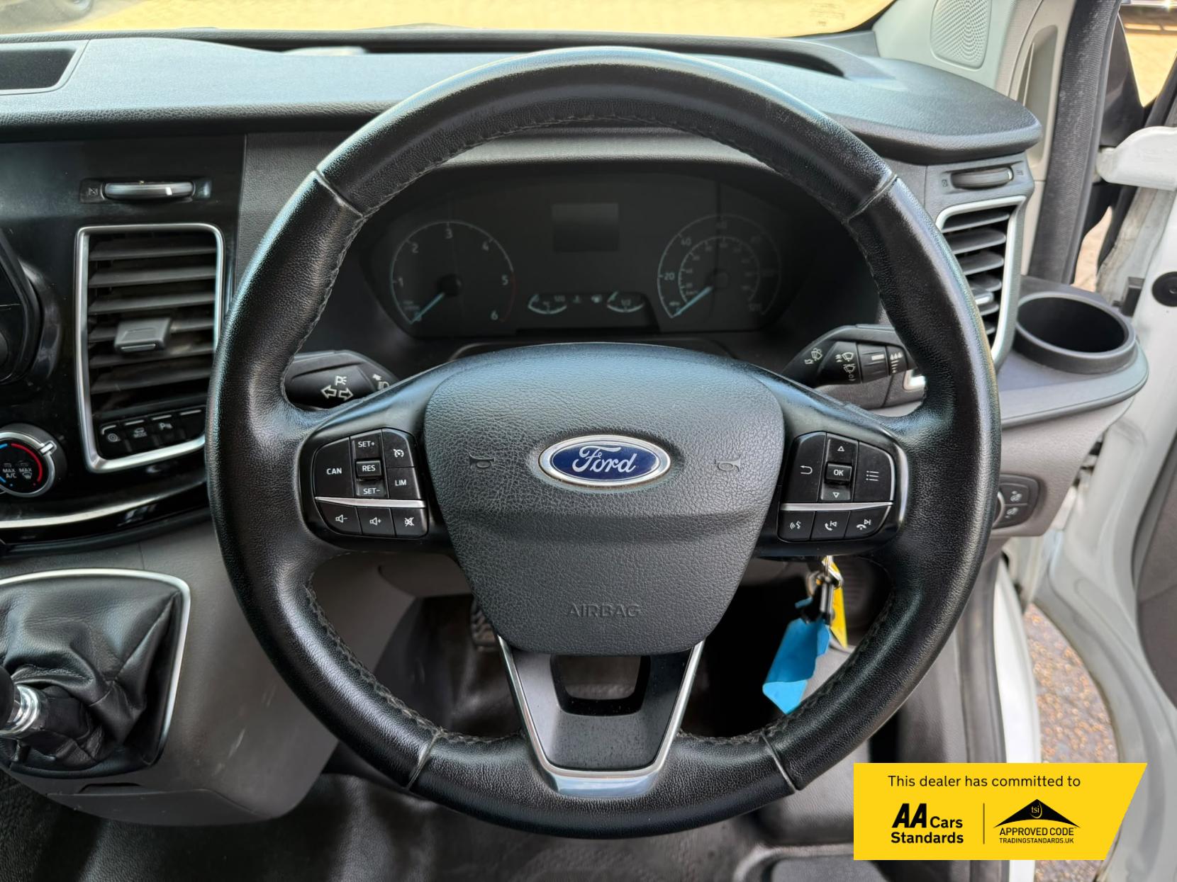 2020 Ford Transit Custom 2.0 300 EcoBlue Limited Panel Van 5dr Diesel Manual L2 H1 Euro 6 (s/s) (130 ps) - Thumbnail 45