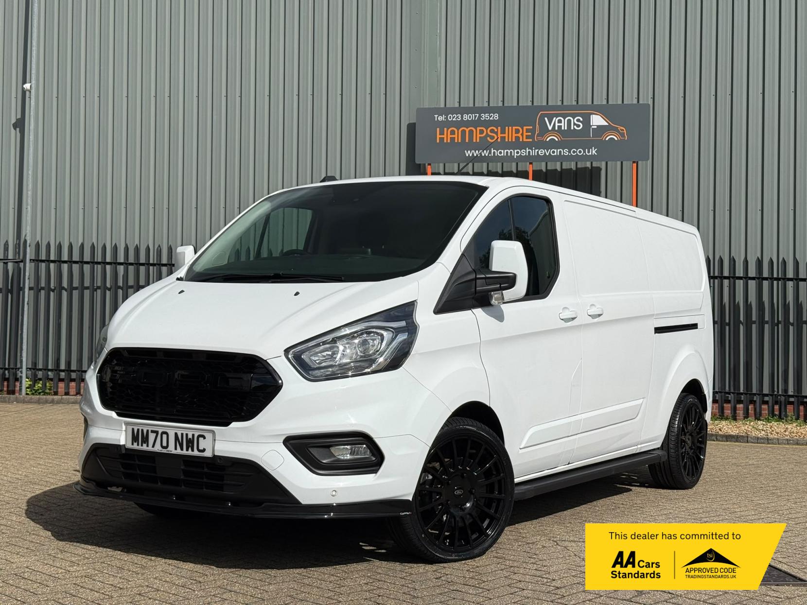 2020 Ford Transit Custom 2.0 300 EcoBlue Limited Panel Van 5dr Diesel Manual L2 H1 Euro 6 (s/s) (130 ps) - Thumbnail 2