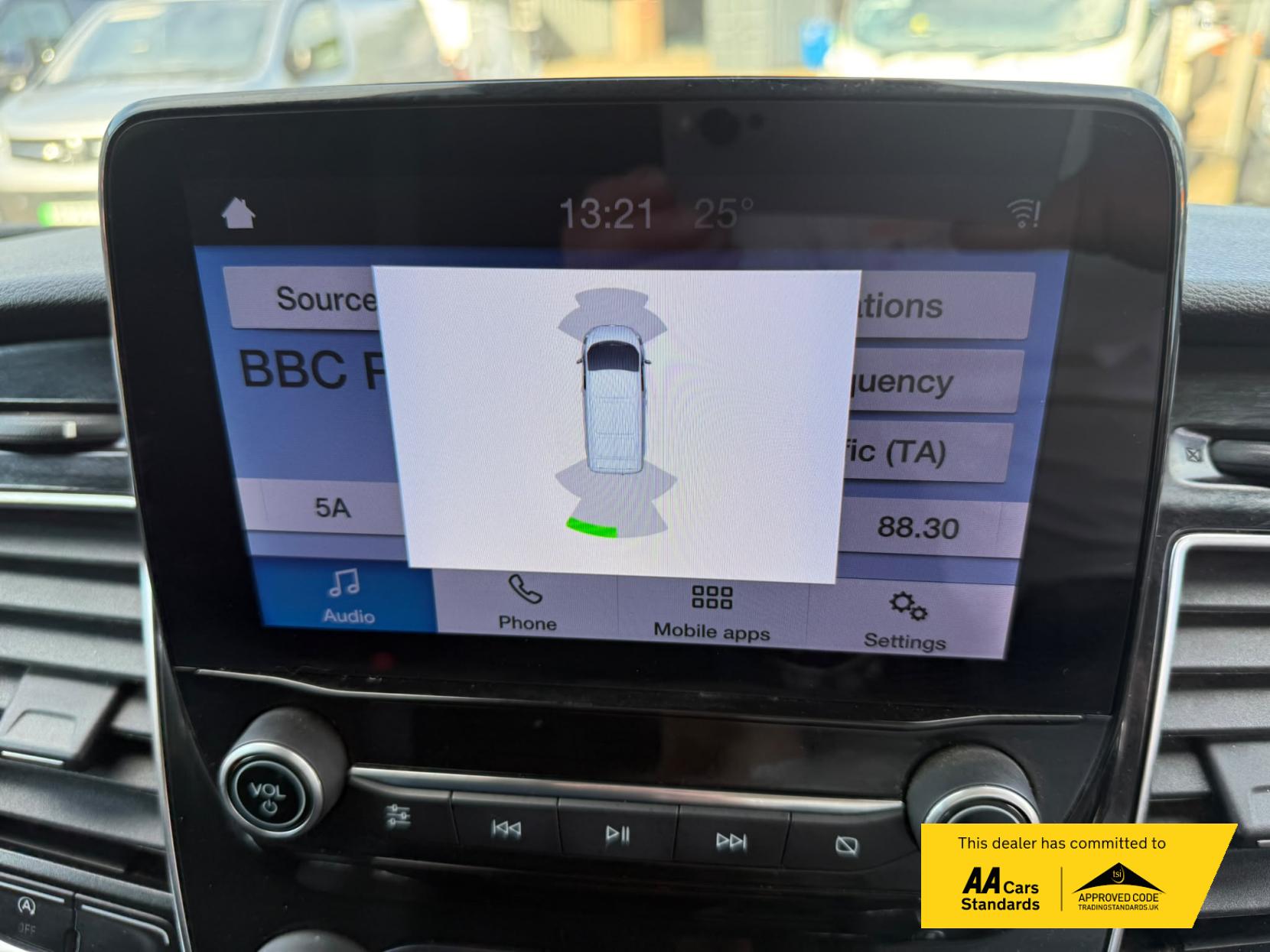 2020 Ford Transit Custom 2.0 300 EcoBlue Limited Panel Van 5dr Diesel Manual L2 H1 Euro 6 (s/s) (130 ps) - Thumbnail 29
