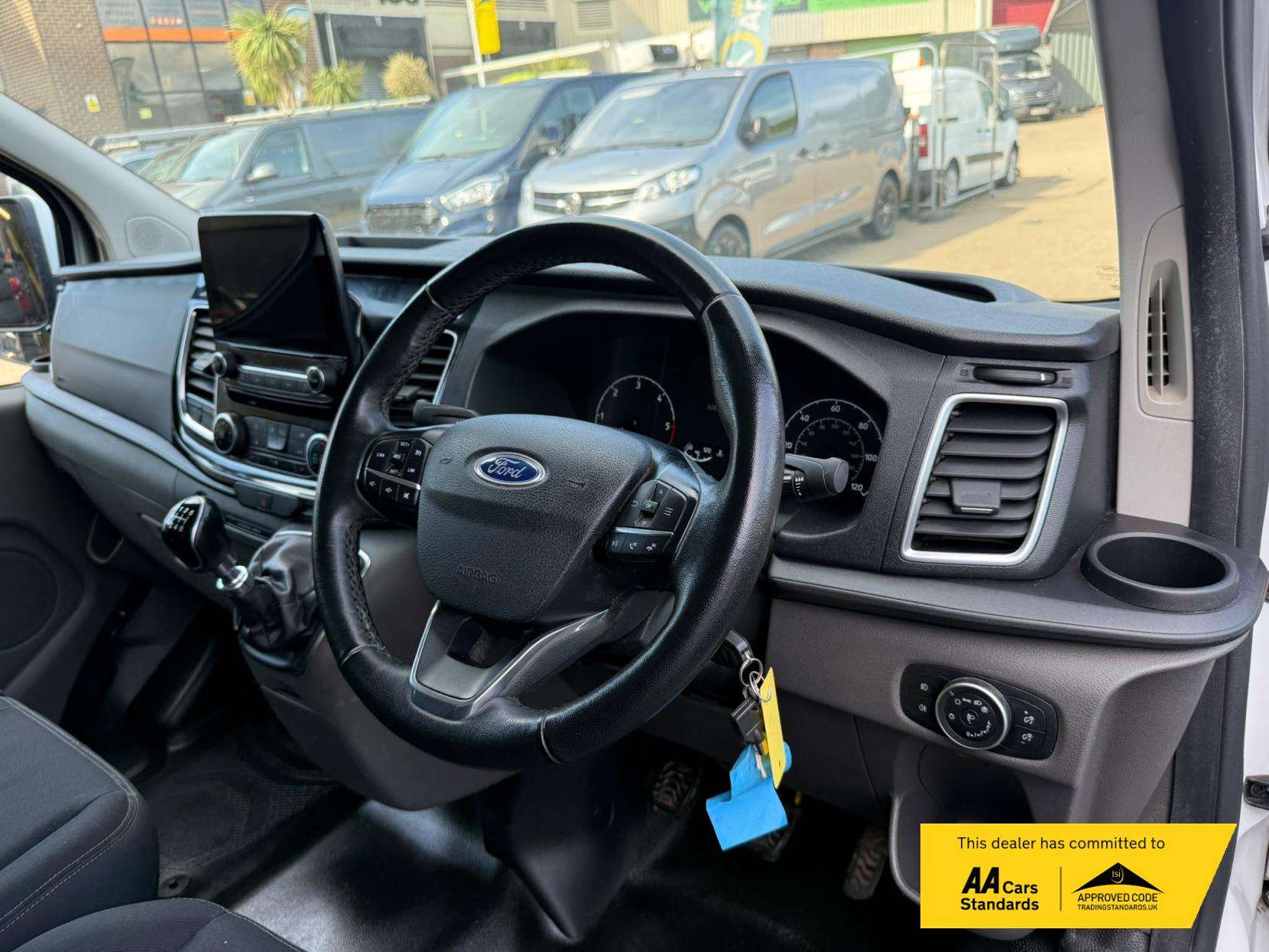 2020 Ford Transit Custom 2.0 300 EcoBlue Limited Panel Van 5dr Diesel Manual L2 H1 Euro 6 (s/s) (130 ps) - Thumbnail 53