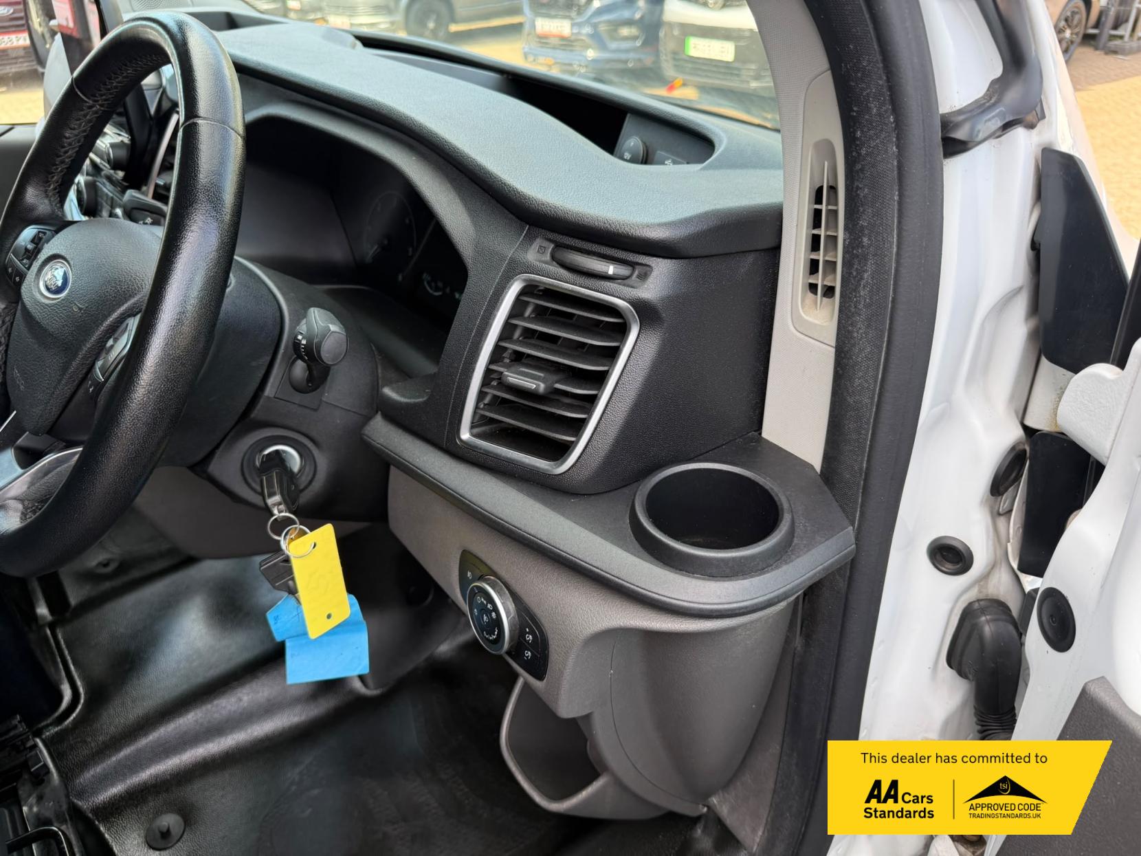 2020 Ford Transit Custom 2.0 300 EcoBlue Limited Panel Van 5dr Diesel Manual L2 H1 Euro 6 (s/s) (130 ps) - Thumbnail 49