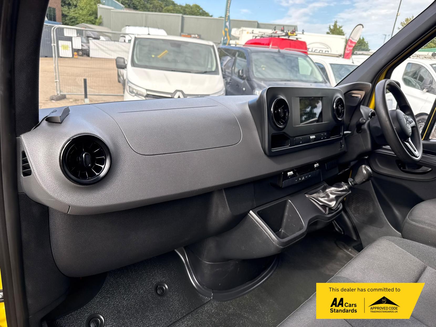 2019 Mercedes-Benz Sprinter 2.1 314 CDI Panel Van 5dr Diesel Manual FWD L2 H2 Euro 6 (143 ps) - Thumbnail 23