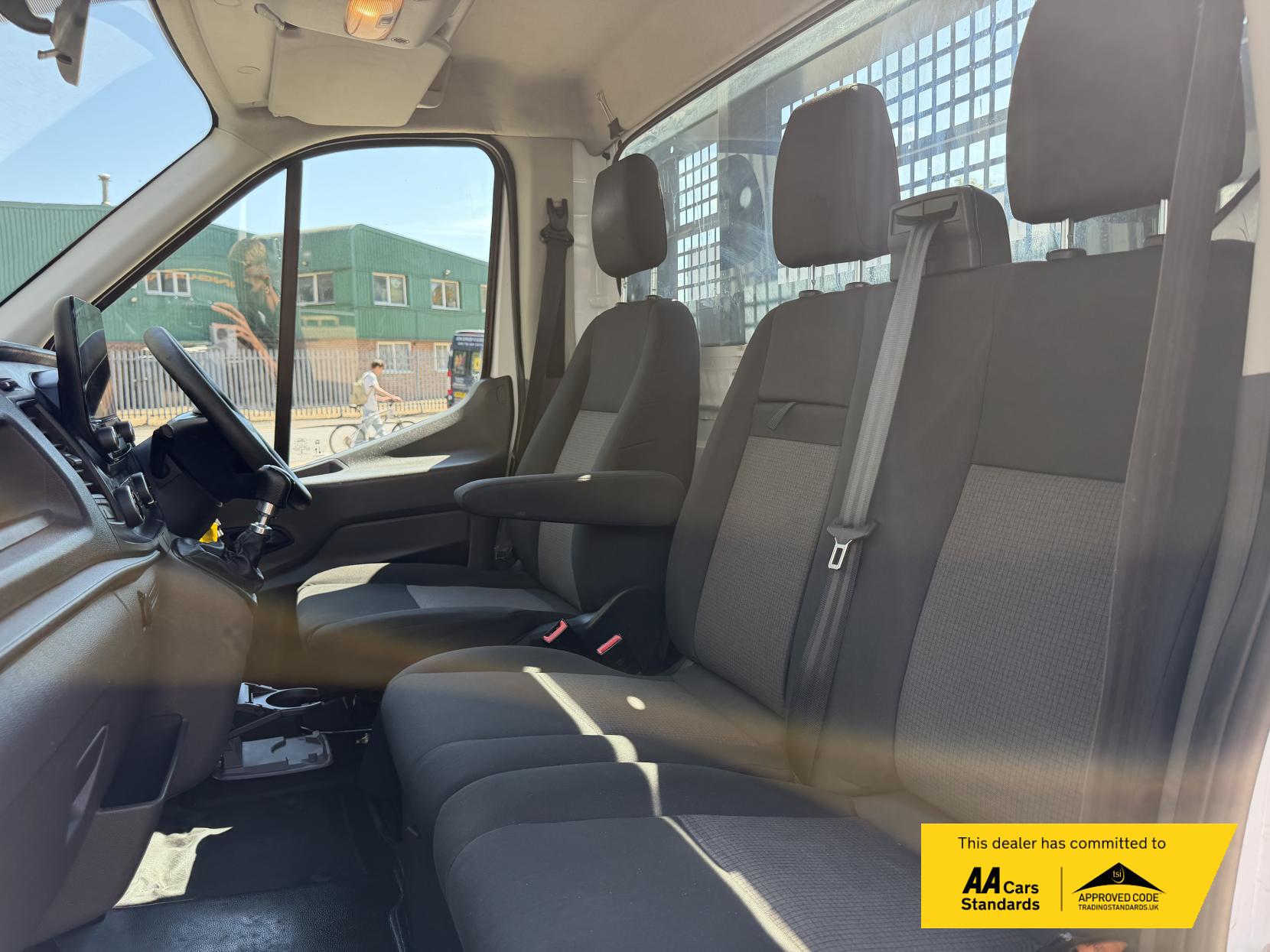 2022 Ford Transit 2.0 350 EcoBlue Leader Tipper 2dr Diesel Manual RWD L2 Euro 6 (s/s) (1-Stop) (130 ps) - Thumbnail 26