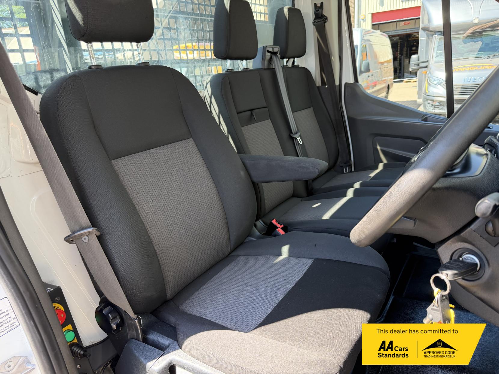2022 Ford Transit 2.0 350 EcoBlue Leader Tipper 2dr Diesel Manual RWD L2 Euro 6 (s/s) (1-Stop) (130 ps) - Thumbnail 15